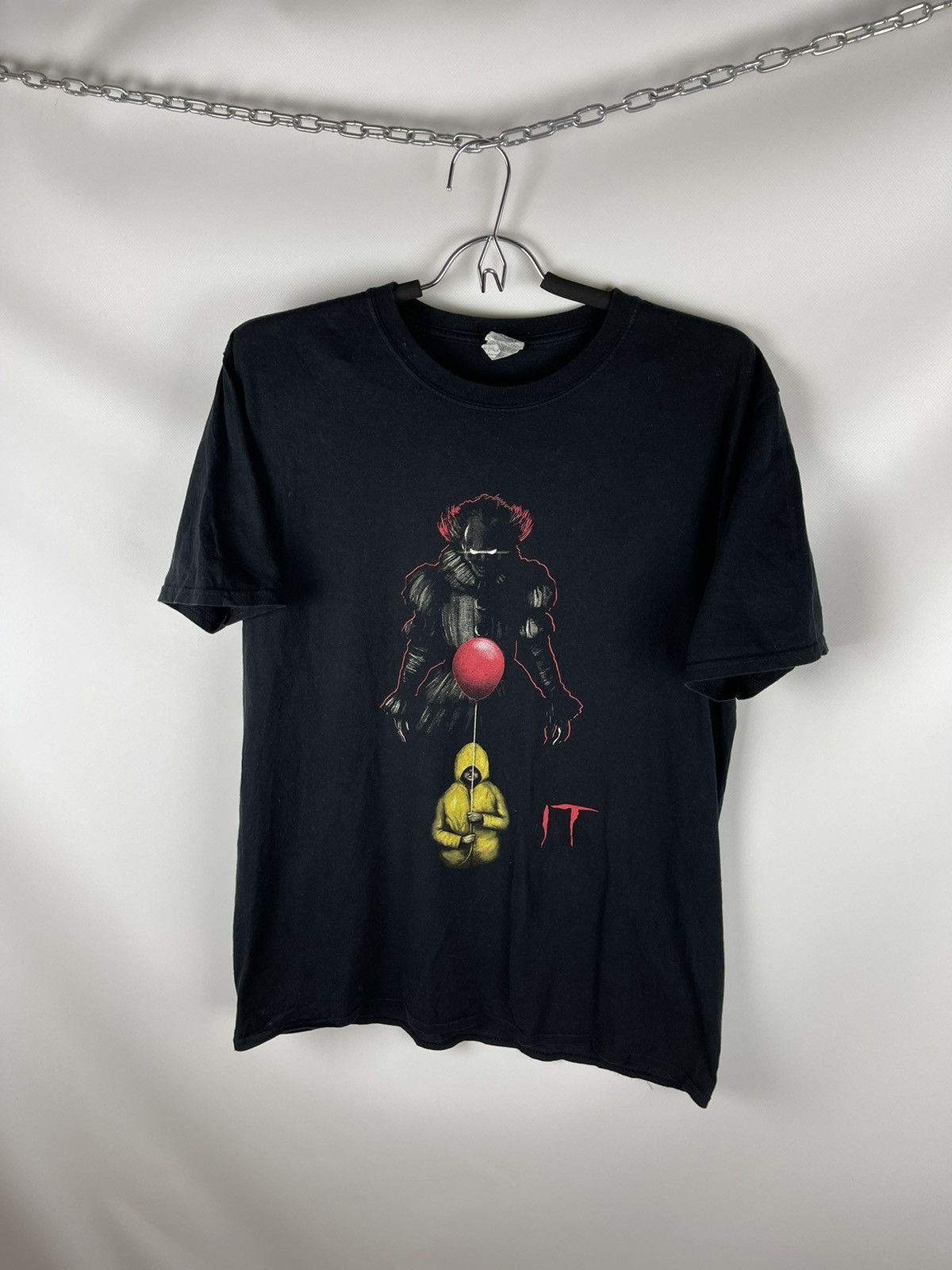 Gildan Gildan “IT” Pennywise boy clown big logo band tee shirt Size US L / EU 52-54 / 3 - 1 Thumbnail