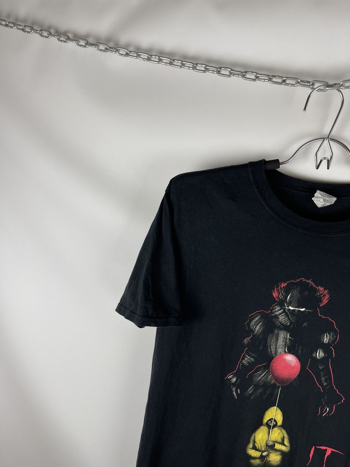 Gildan Gildan “IT” Pennywise boy clown big logo band tee shirt Size US L / EU 52-54 / 3 - 2 Thumbnail
