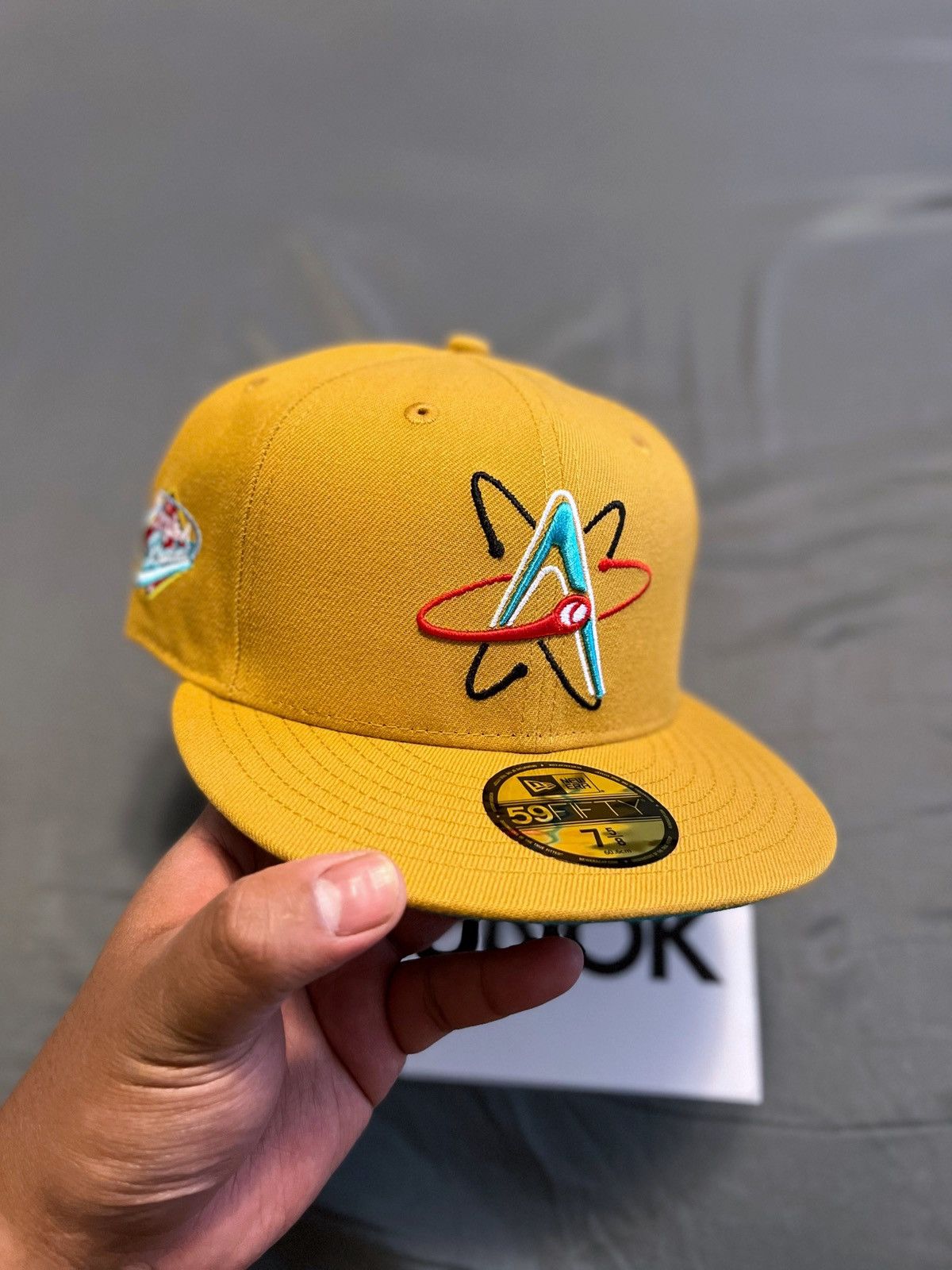 Hat popular Club Exclusive New Era 7 1/8 Burger Pack Albuquerque Dukes AAA Isotopes