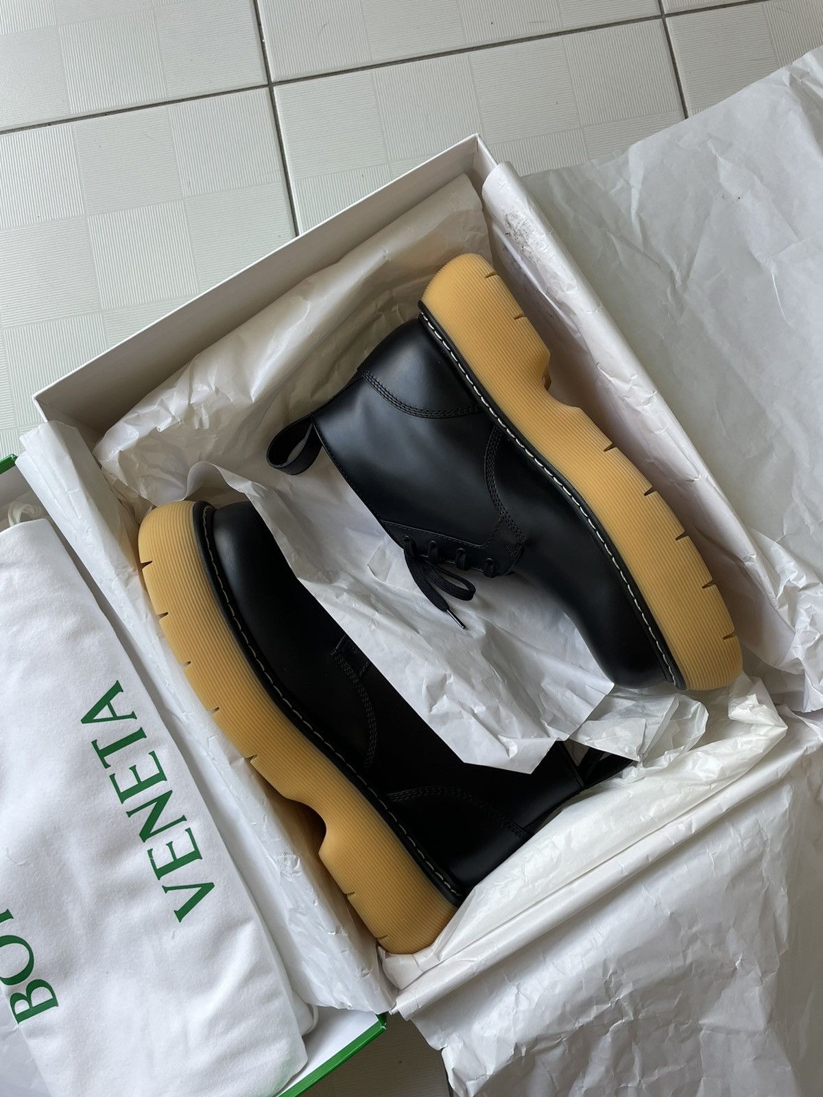 Bottega Veneta NEW 41 Black Yellow Leather Rubber The Bounce Lace-Up Boots Size US 8 / EU 41 - 7 Thumbnail