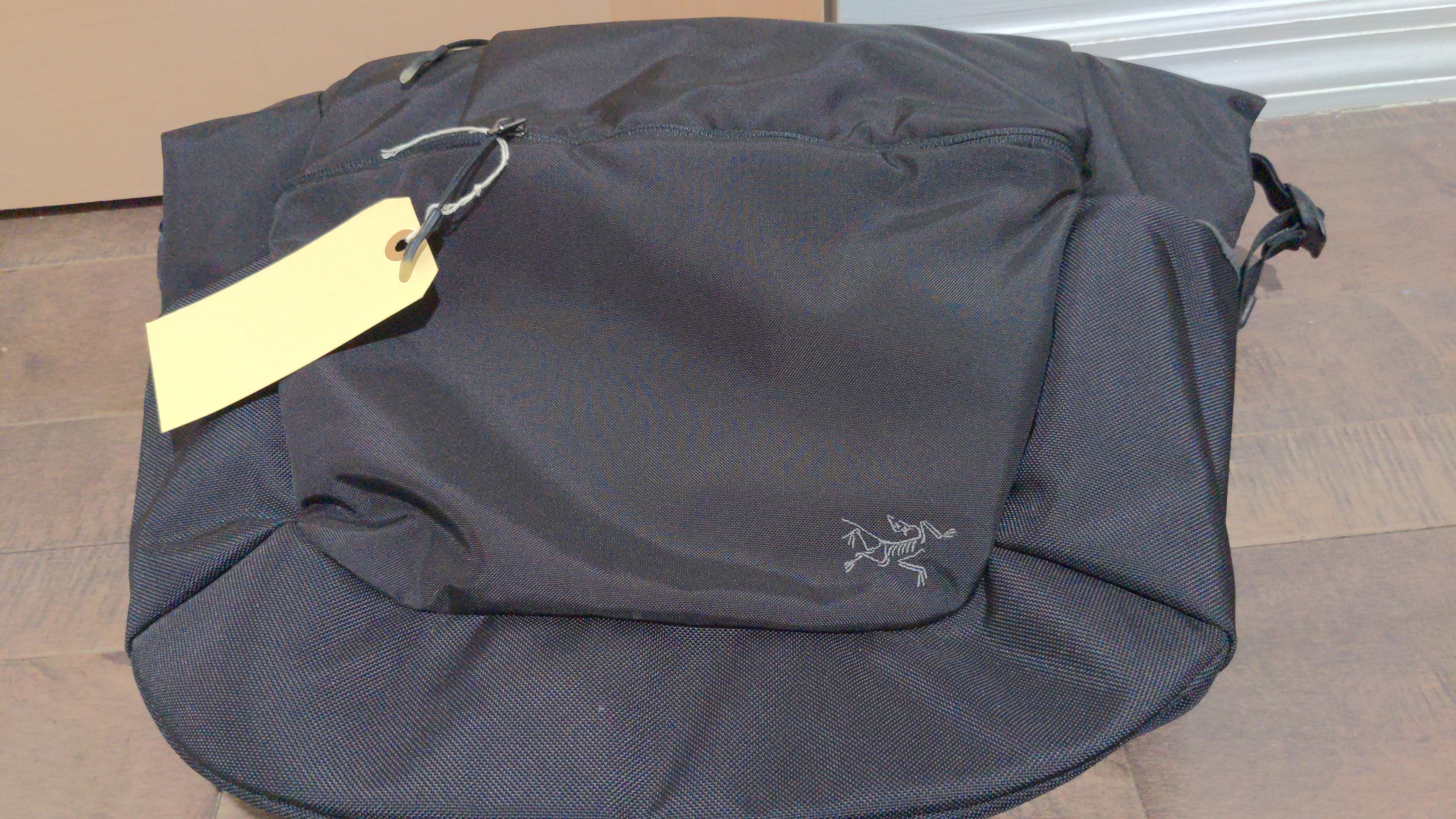New ARC'TERYX Shoulder side bag Mistral 16