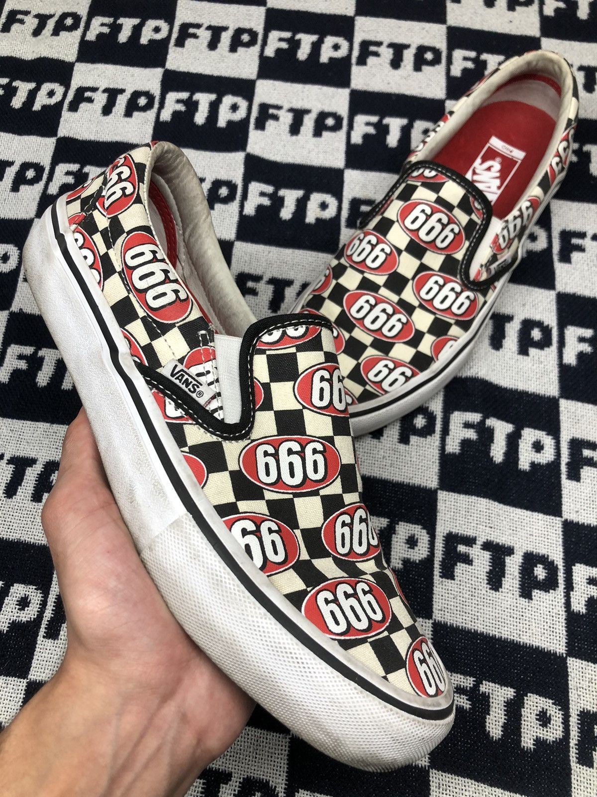 Supreme checkered vans 666 sale