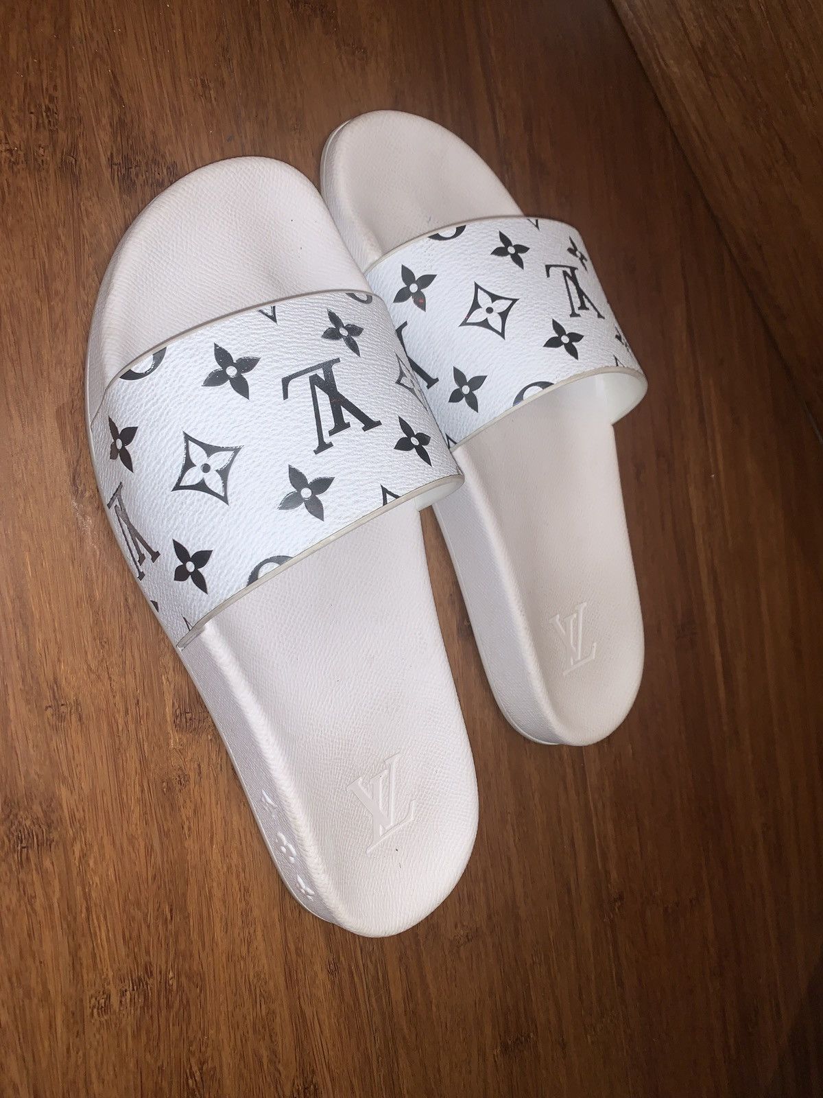 Louis Vuitton Louis Vuitton Waterfront Mule Slides Size US 6 / EU 39 - 3 Thumbnail