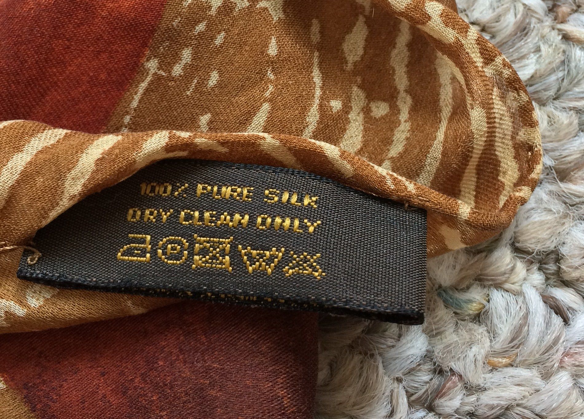 Louis Vuitton Louis Vuitton Sydney 2000 Monogram Silk Scarf Size ONE SIZE - 5 Thumbnail