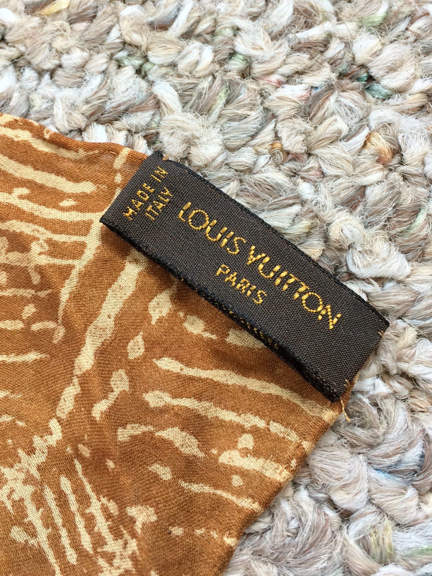 Louis Vuitton Louis Vuitton Sydney 2000 Monogram Silk Scarf Size ONE SIZE - 4 Thumbnail