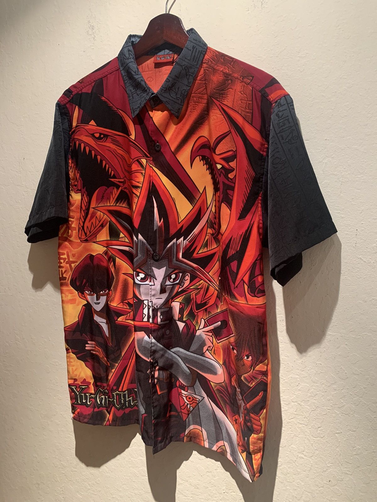 Vintage *RARE* Vintage Yu-Gi-Oh! All-Over Print S/S Button Shirt Size US M / EU 48-50 / 2 - 1 Thumbnail