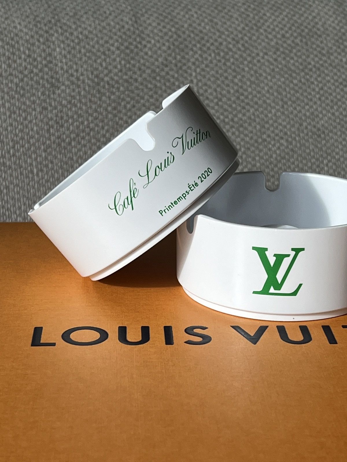 Ash tray Virgil Abloh Louis Vuitton white plastic printemps
