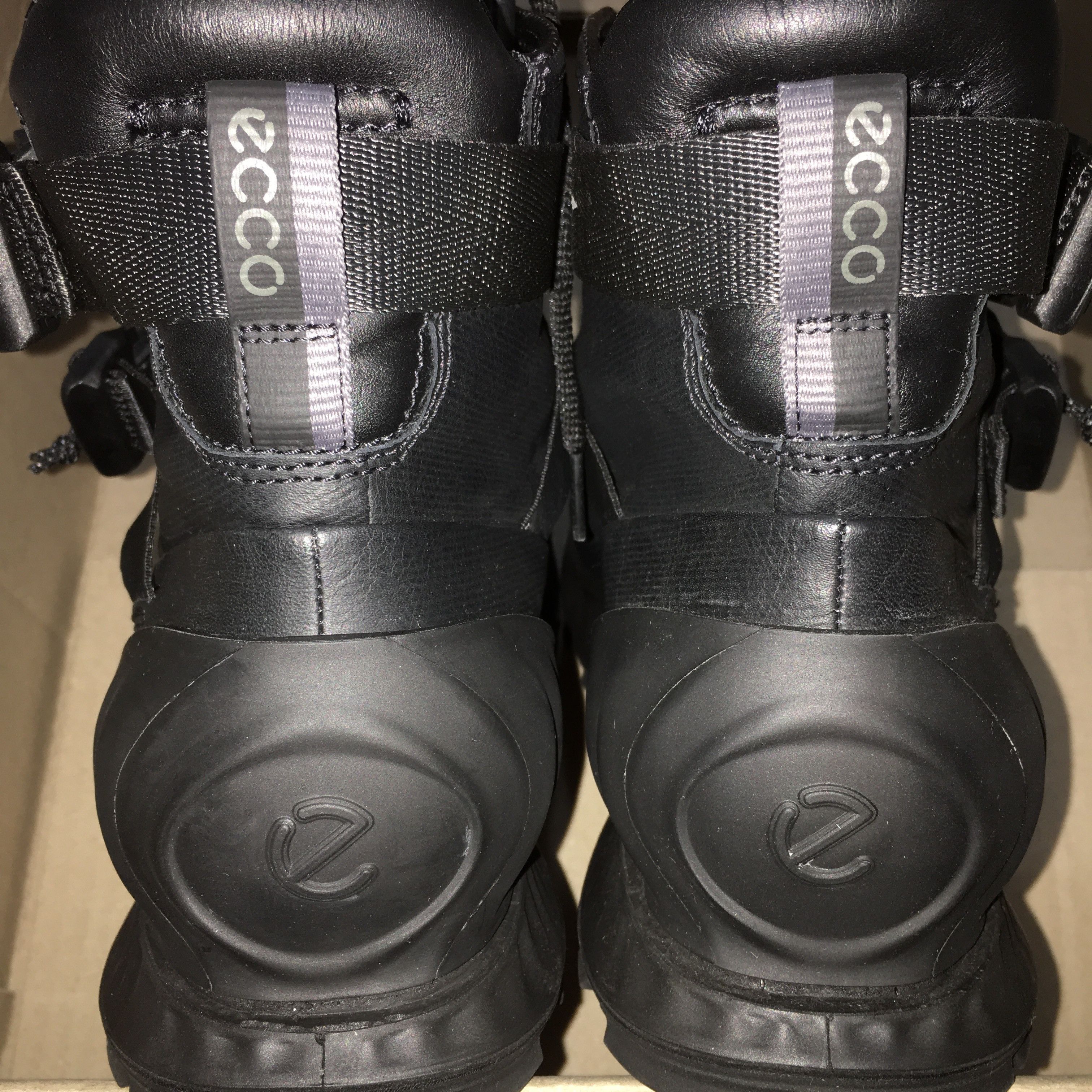 Ecco MEN'S EXPSTRIKE MID HIKING SHOES Size US 9 / EU 42 - 9 Thumbnail
