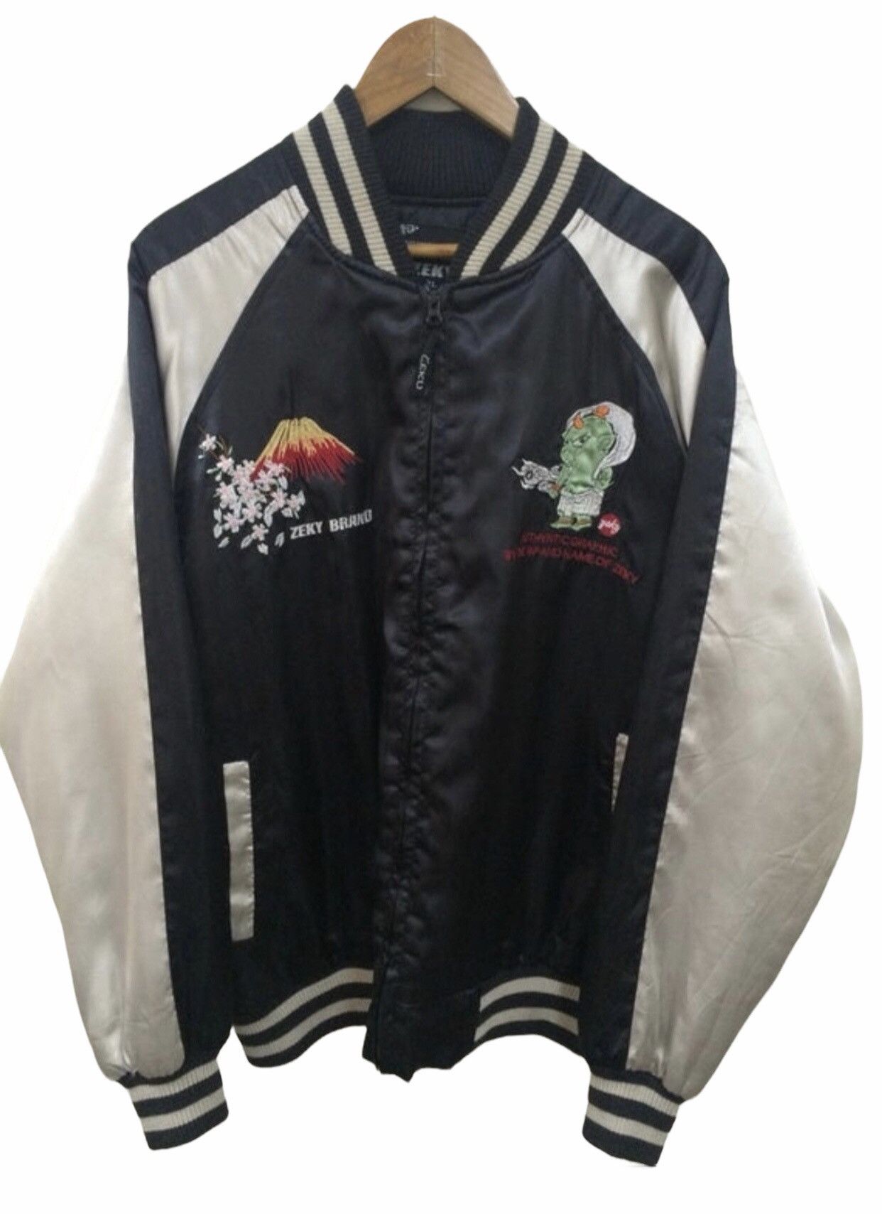 Other Sukajan Japan Souvenirs Embroidery Satin Jacket Size US L / EU 52-54 / 3 - 3 Thumbnail