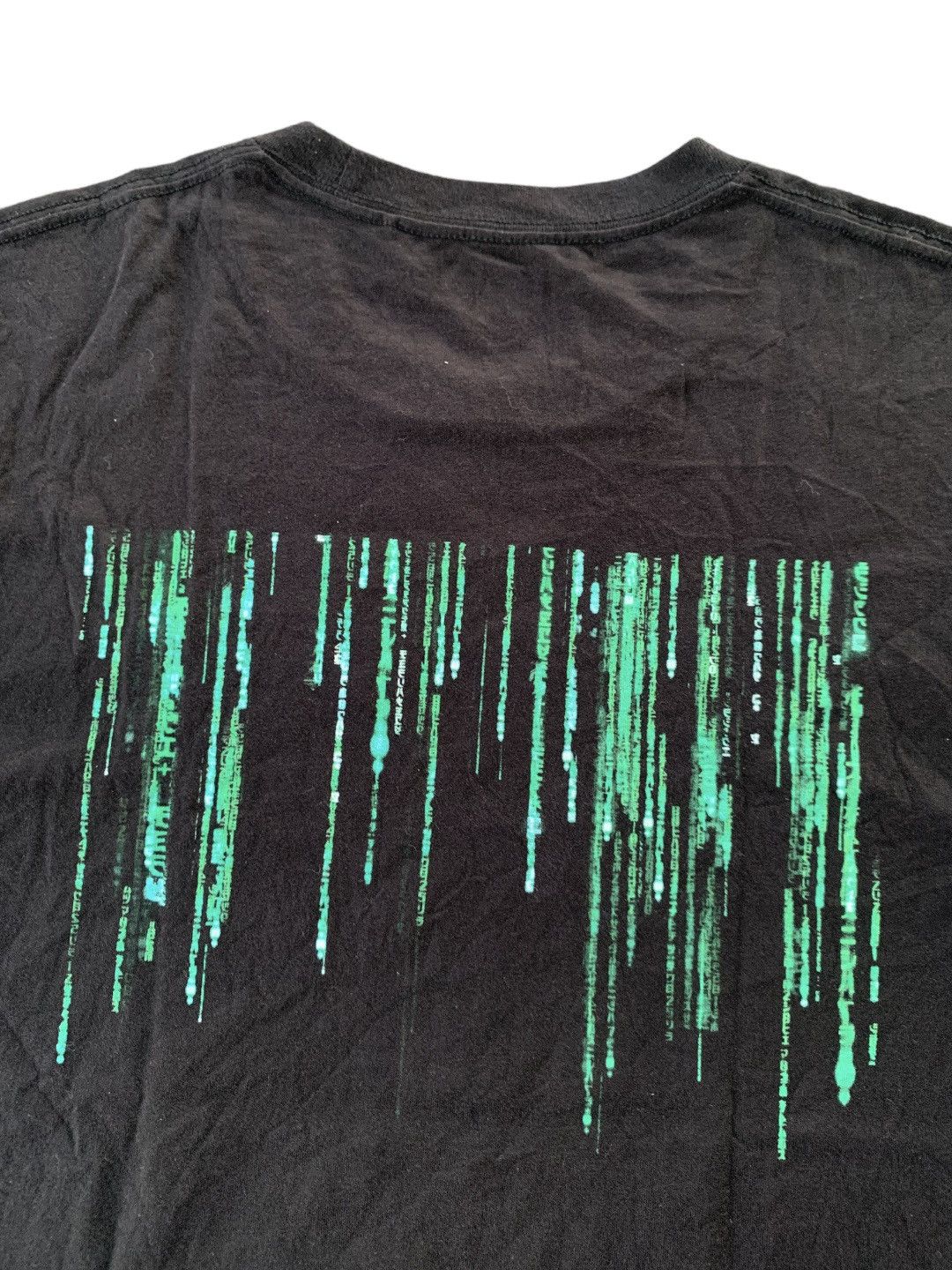 Vintage The Matrix Resurrections Uniqlo T-Shirt Size US L / EU 52-54 / 3 - 4 Thumbnail