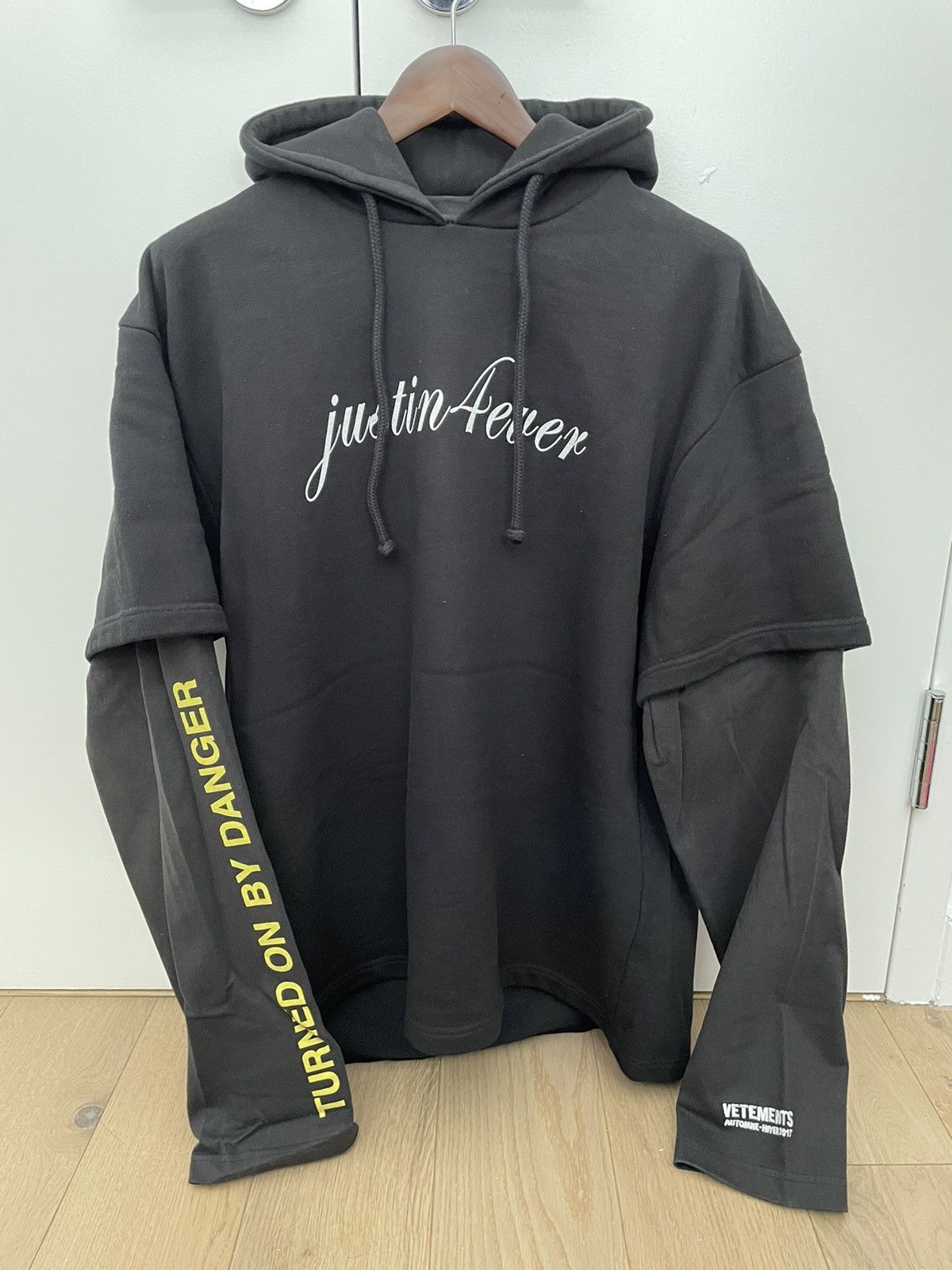 問屋 VETEMENTS 2017 17aw justin 4 ever hoodie - トップス