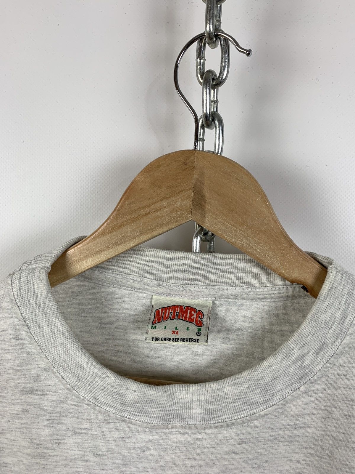Nutmeg 1995 Vintage Taz Born To Maul Nutmeg T-Shirt Size US XL / EU 56 / 4 - 15 Thumbnail