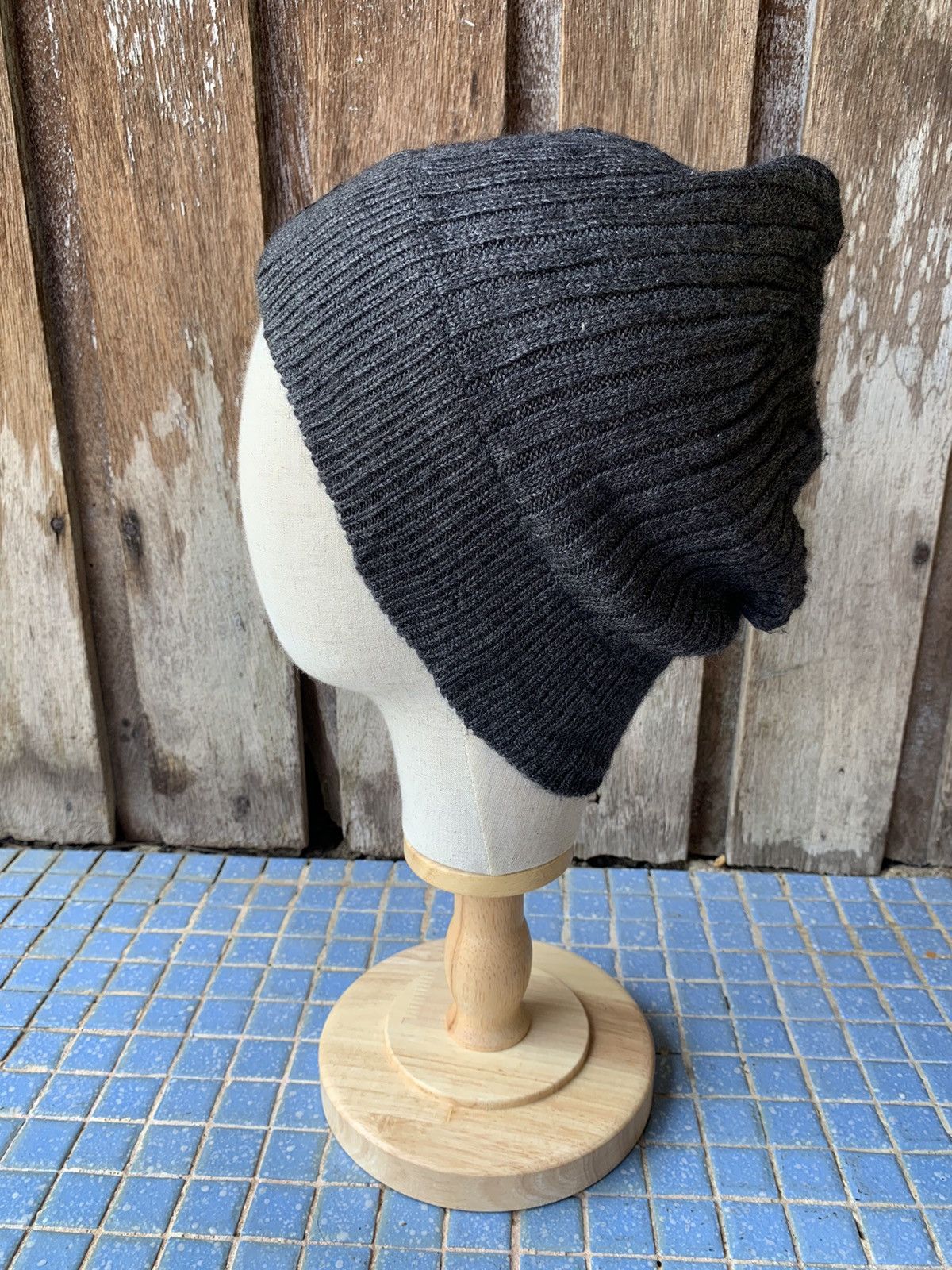 Comme ca ism beanie hats
