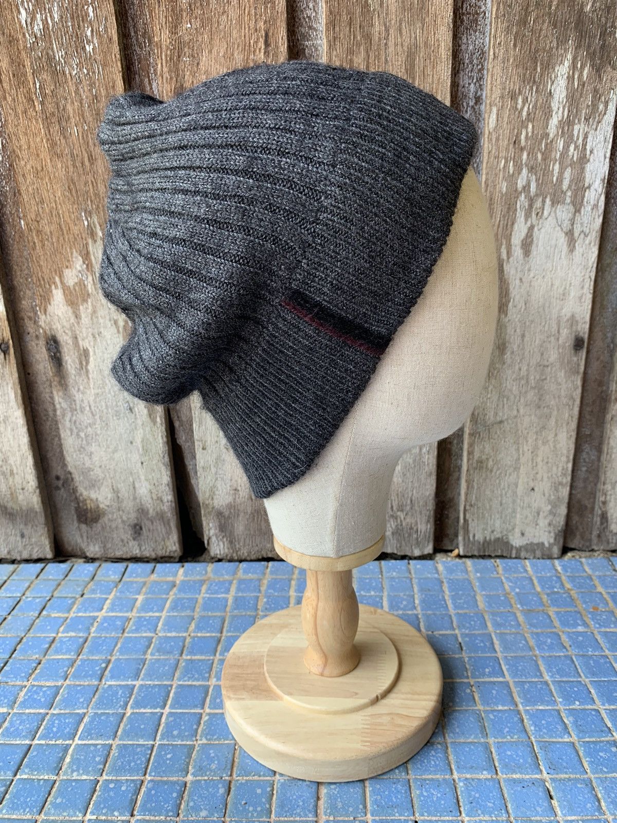 Comme ca ism beanie hats