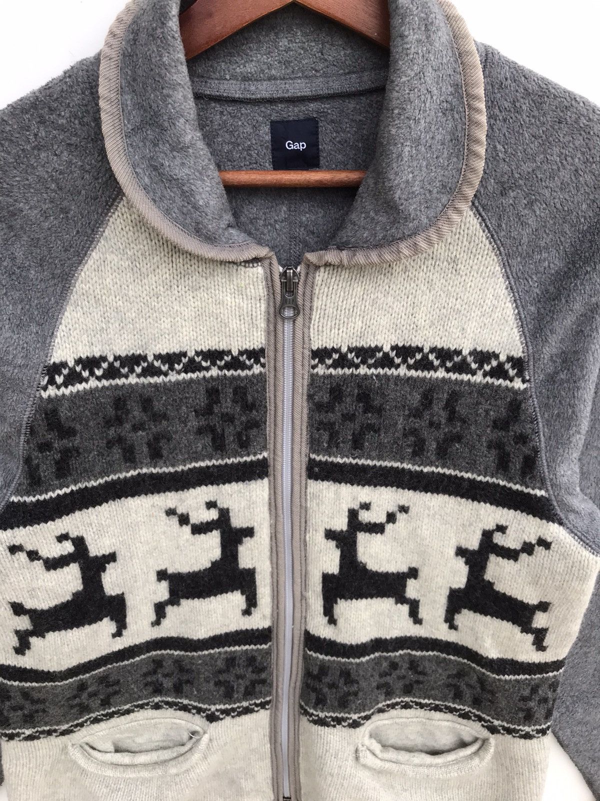 Gap Vintage GAP Nordic Fair Isle Reindeer Fleece Jacket Size US S / EU 44-46 / 1 - 4 Thumbnail
