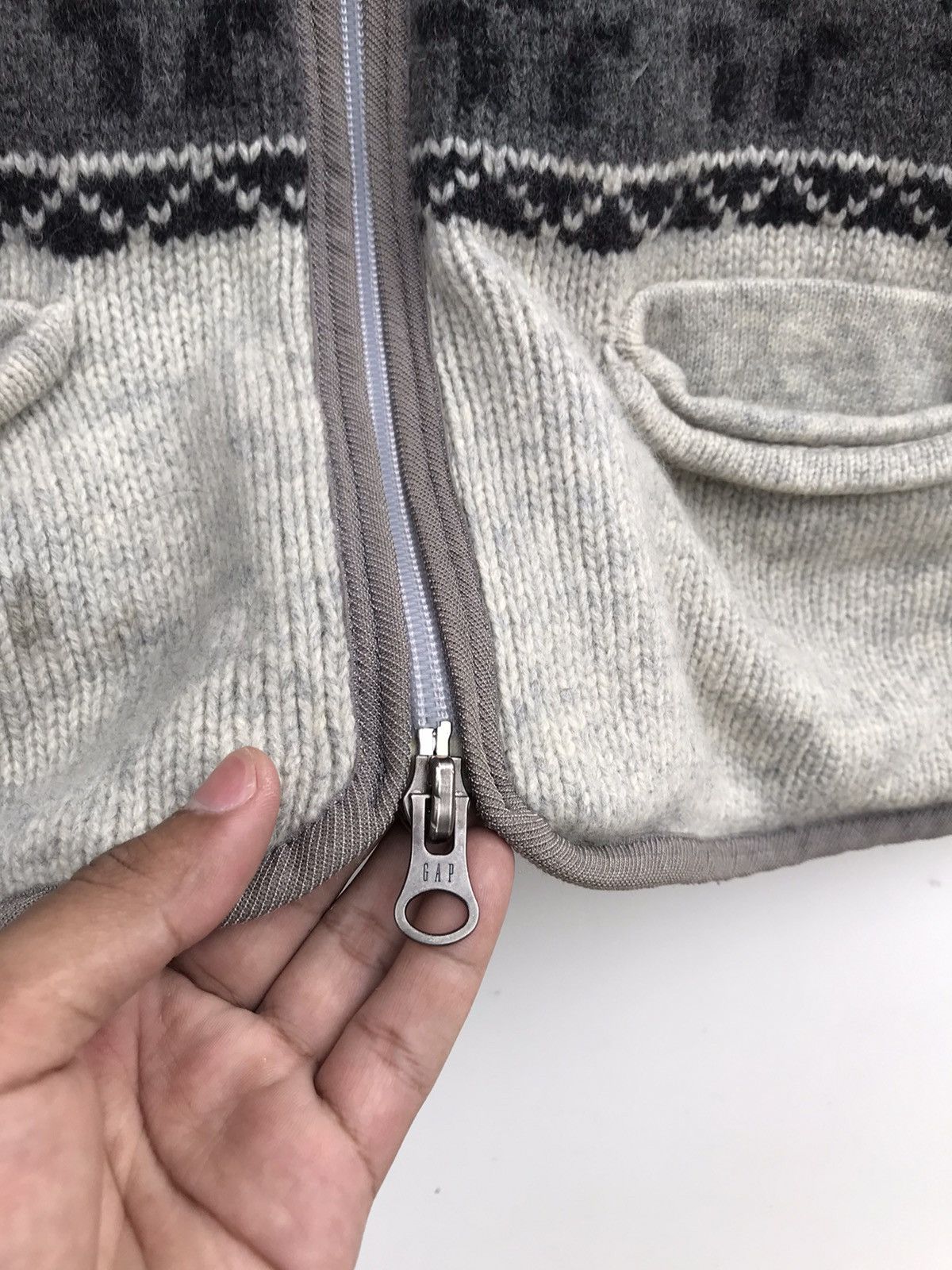 Gap Vintage GAP Nordic Fair Isle Reindeer Fleece Jacket Size US S / EU 44-46 / 1 - 6 Thumbnail
