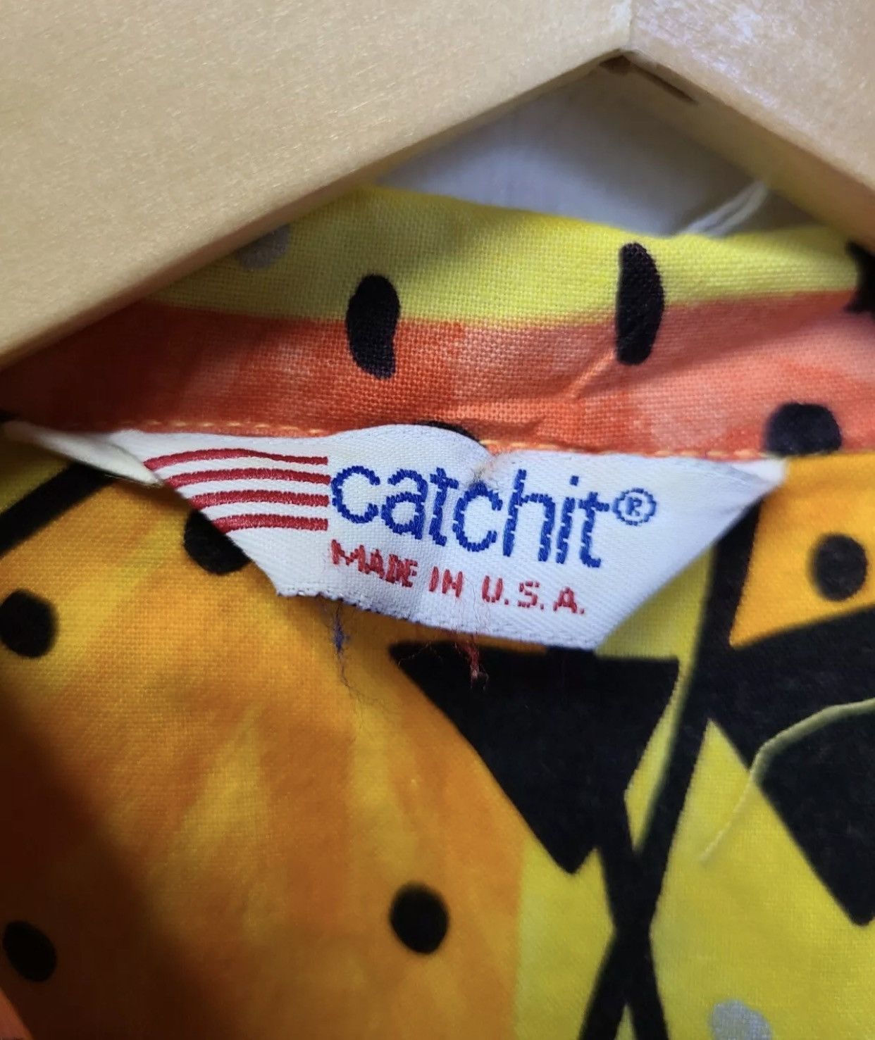 Vintage CATCHIT 80s 90 Surf Skate Beach Geometric Single Stitch AOP Size US M / EU 48-50 / 2 - 4 Thumbnail