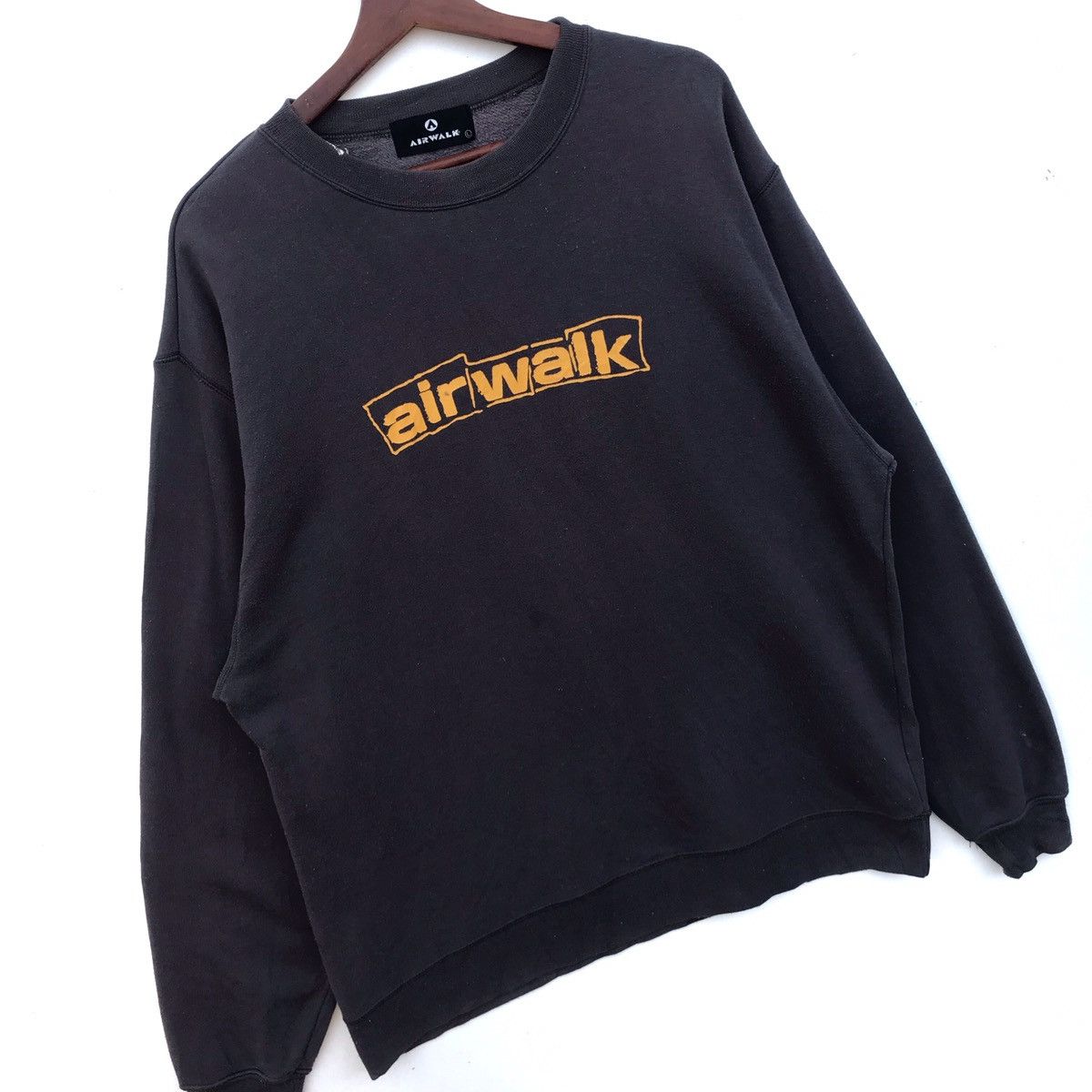 Airwalk Vintage Airwalk Spellout Crewneck Sweatshirt Size US L / EU 52-54 / 3 - 2 Thumbnail