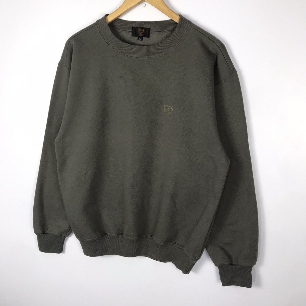 MCM Vintage MCM Small Logo Crewneck Sweatshirt Size US L / EU 52-54 / 3 - 2 Thumbnail