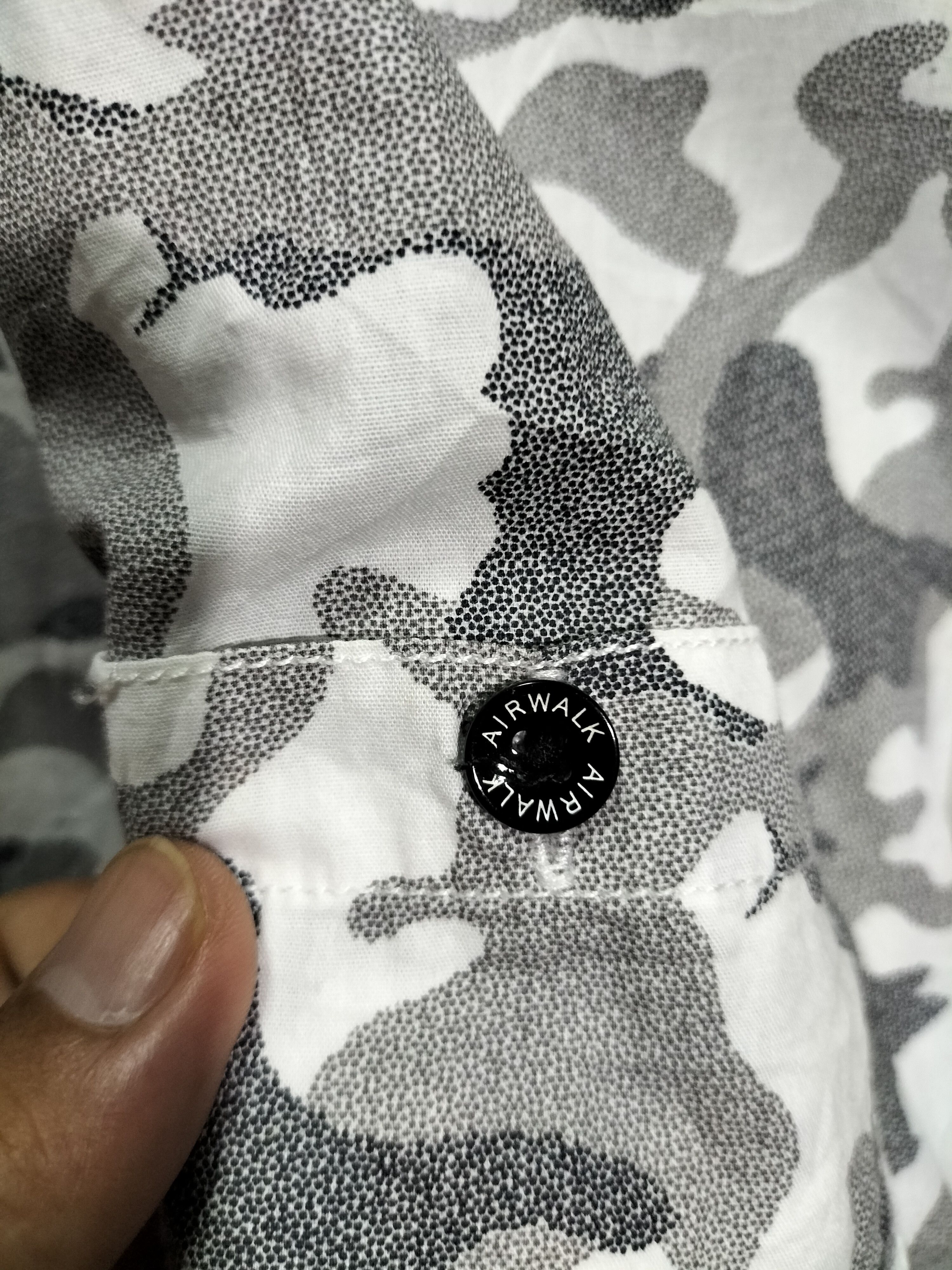 Airwalk Vintage Airwalk Snow Camouflage Shirts Fashion skate street Size US XXL / EU 58 / 5 - 4 Thumbnail