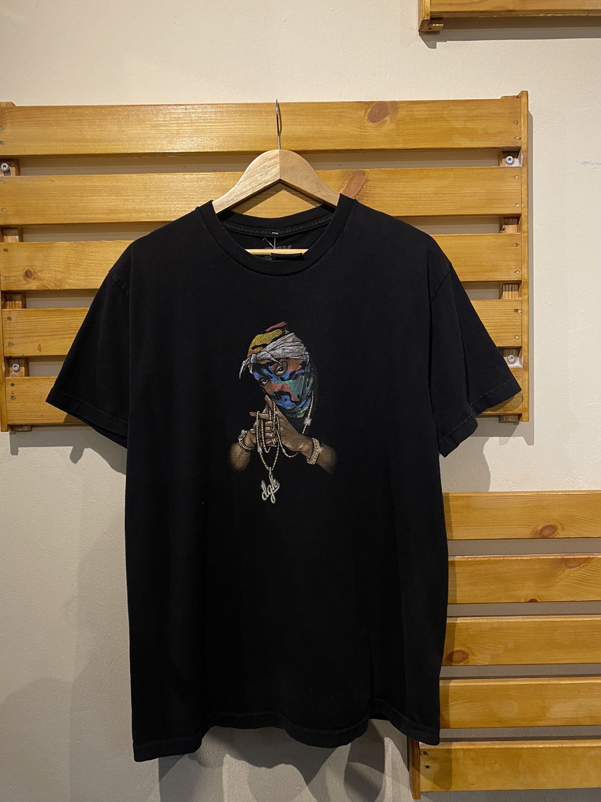 VERY RARE DGK TUPACK SKATE DESIGN TEE