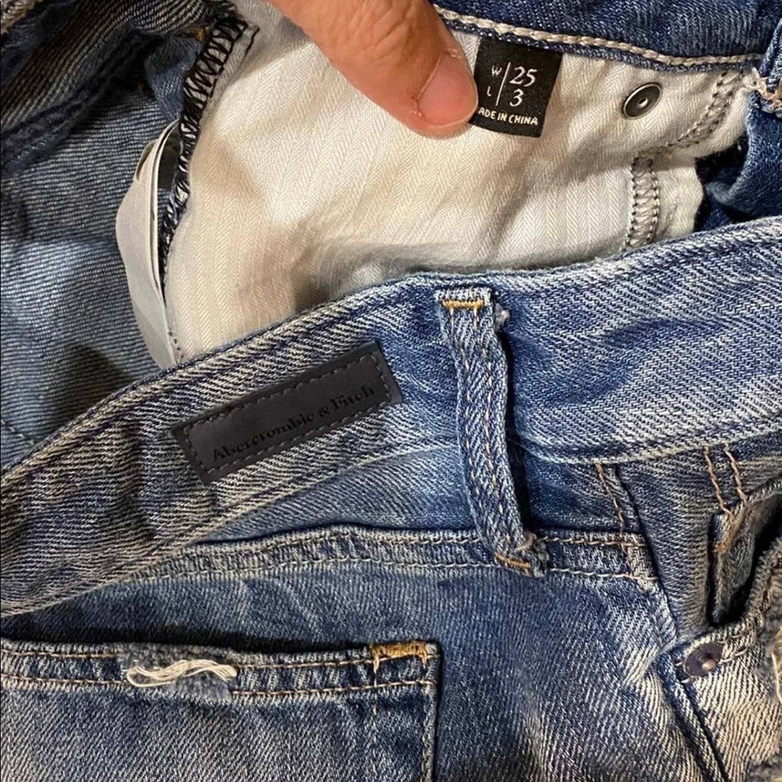 Abercrombie & Fitch Jean shorts Size US 26 / EU 42 - 4 Thumbnail