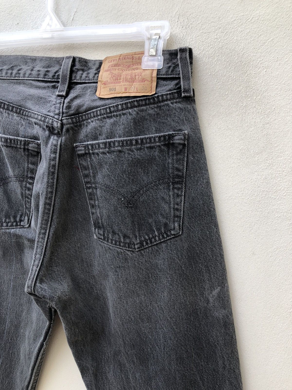 Levi's × Vintage Vintage 90s Levi’s 501 Jeans Faded Black Denim Size US 27 - 15 Thumbnail