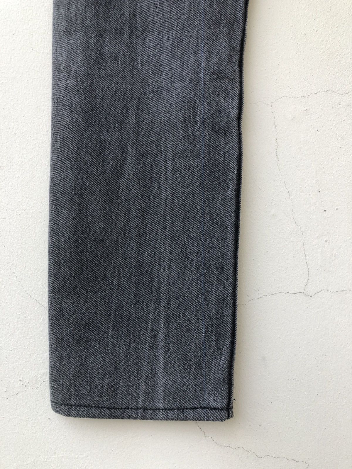 Levi's × Vintage Vintage 90s Levi’s 501 Jeans Faded Black Denim Size US 27 - 14 Thumbnail