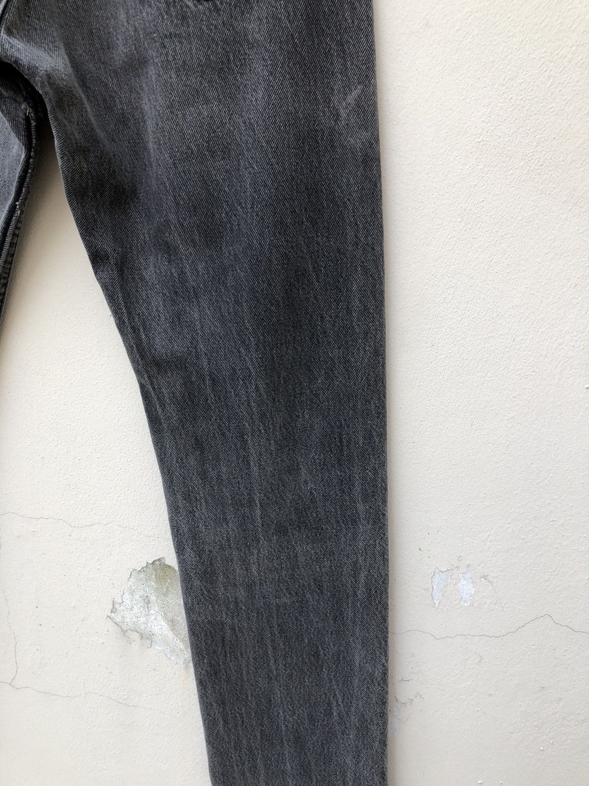 Levi's × Vintage Vintage 90s Levi’s 501 Jeans Faded Black Denim Size US 27 - 17 Thumbnail