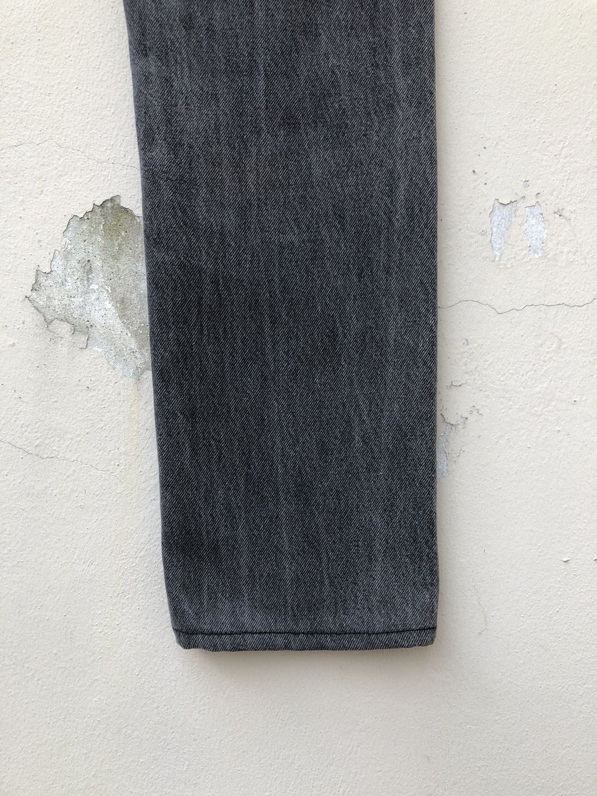 Levi's × Vintage Vintage 90s Levi’s 501 Jeans Faded Black Denim Size US 27 - 18 Thumbnail
