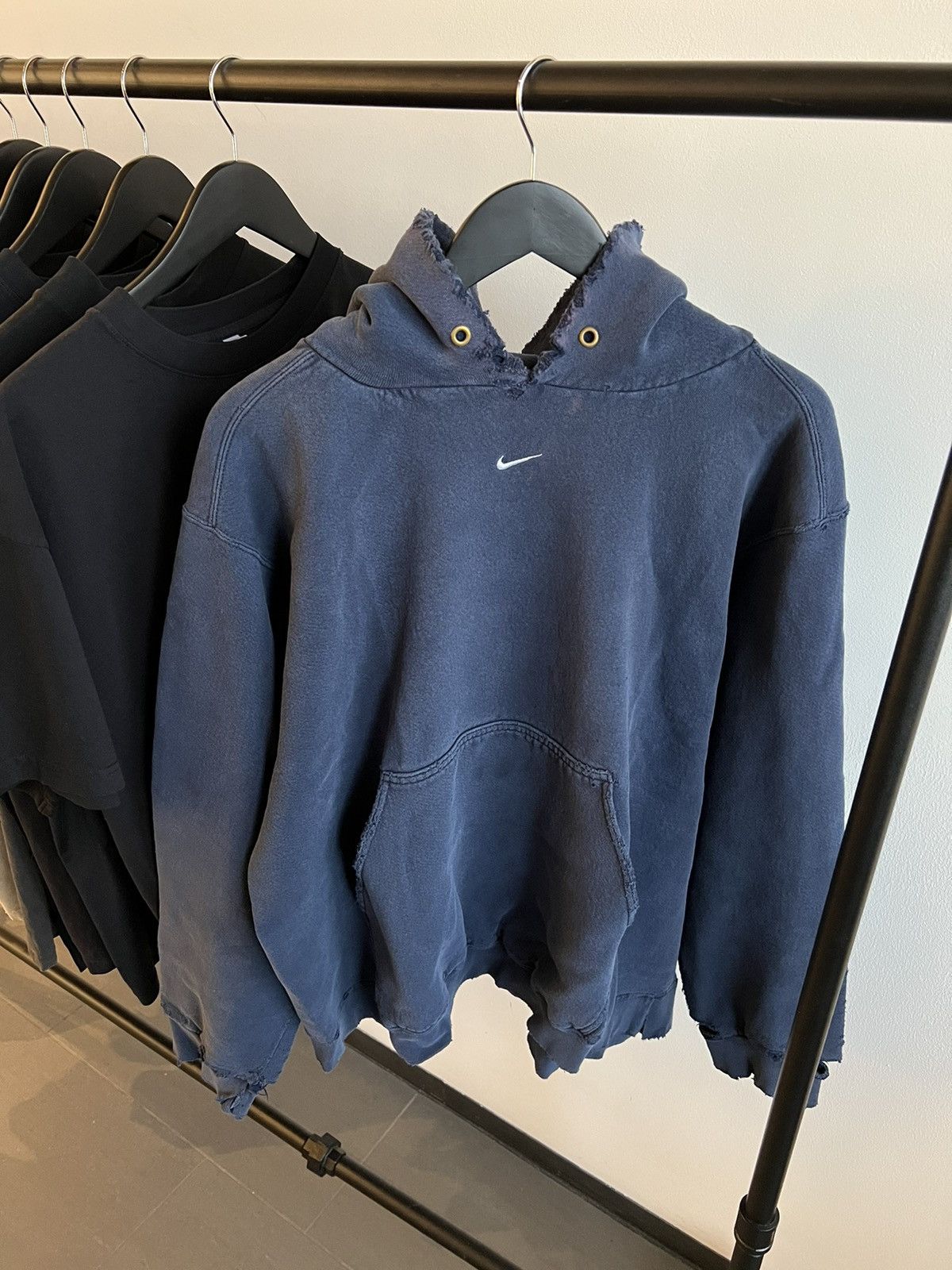 Nike Vintage Thrashed Nike Center Swoosh Hoodie Size US XL / EU 56 / 4 - 9 Thumbnail