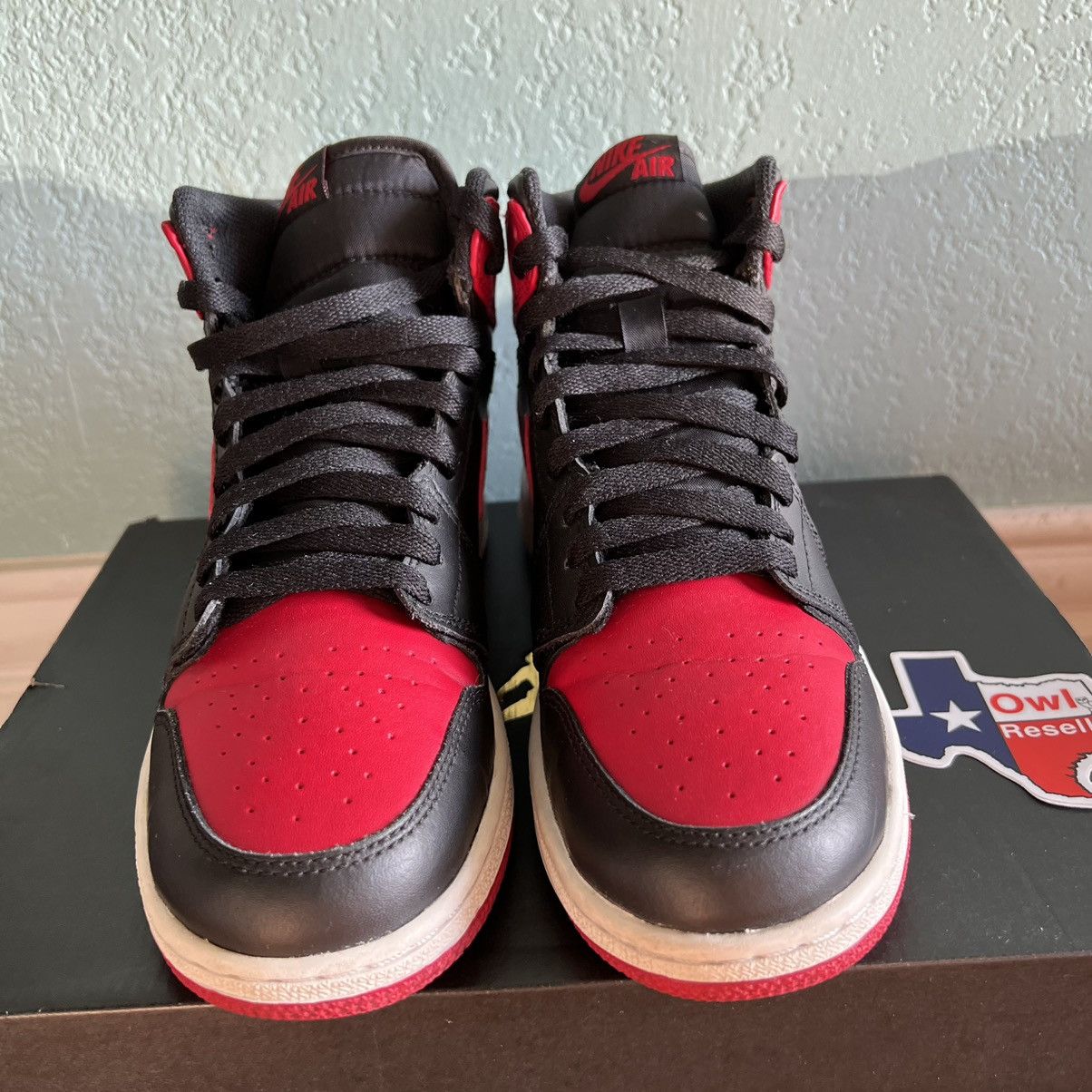 Jordan Brand Air Jordan 1 Retro High OG BG Bred 2013 Size US 5 / EU 37 - 3 Thumbnail