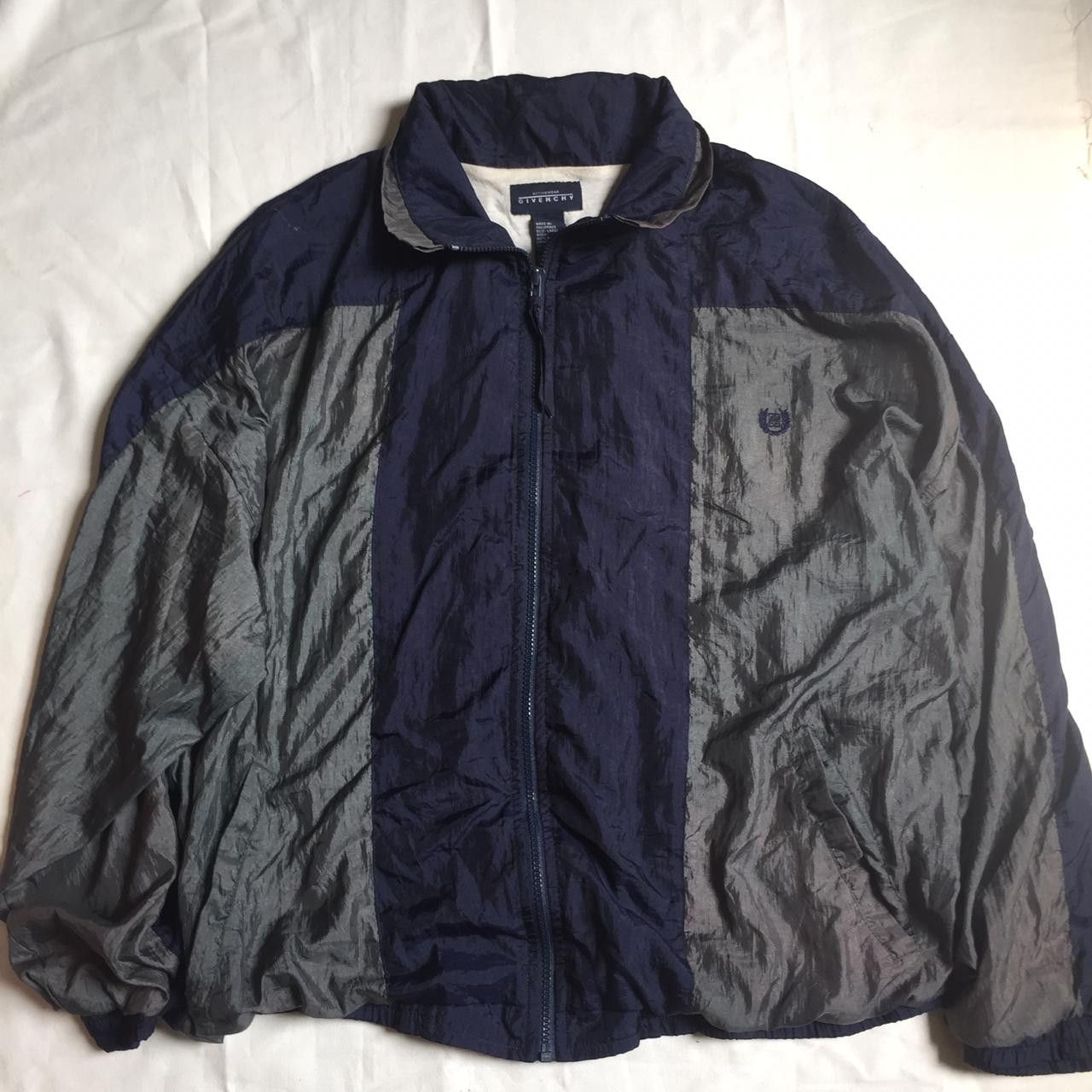 Givenchy 90s givenchy activewear two tone windbreaker Size US L / EU 52-54 / 3 - 1 Thumbnail