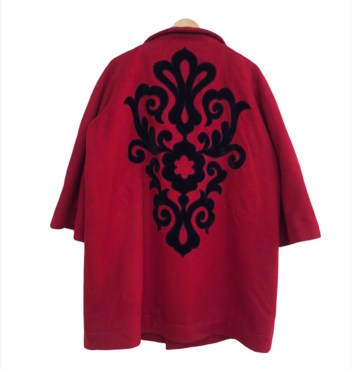 Christian Lacroix Christian Lacroix Buttonless Oversized Wool Heavy Coat Women Size ONE SIZE - 2 Thumbnail