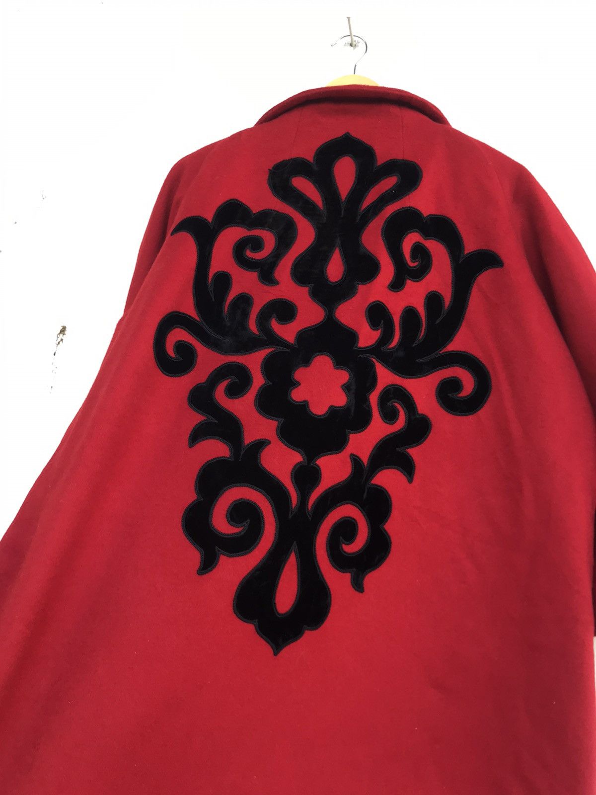 Christian Lacroix Christian Lacroix Buttonless Oversized Wool Heavy Coat Women Size ONE SIZE - 3 Thumbnail