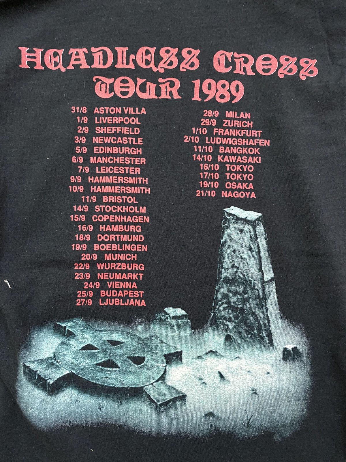 Band Tees vintage 1989 BLACK SABBATH headless cross rock rare t-shirts Size US L / EU 52-54 / 3 - 5 Thumbnail