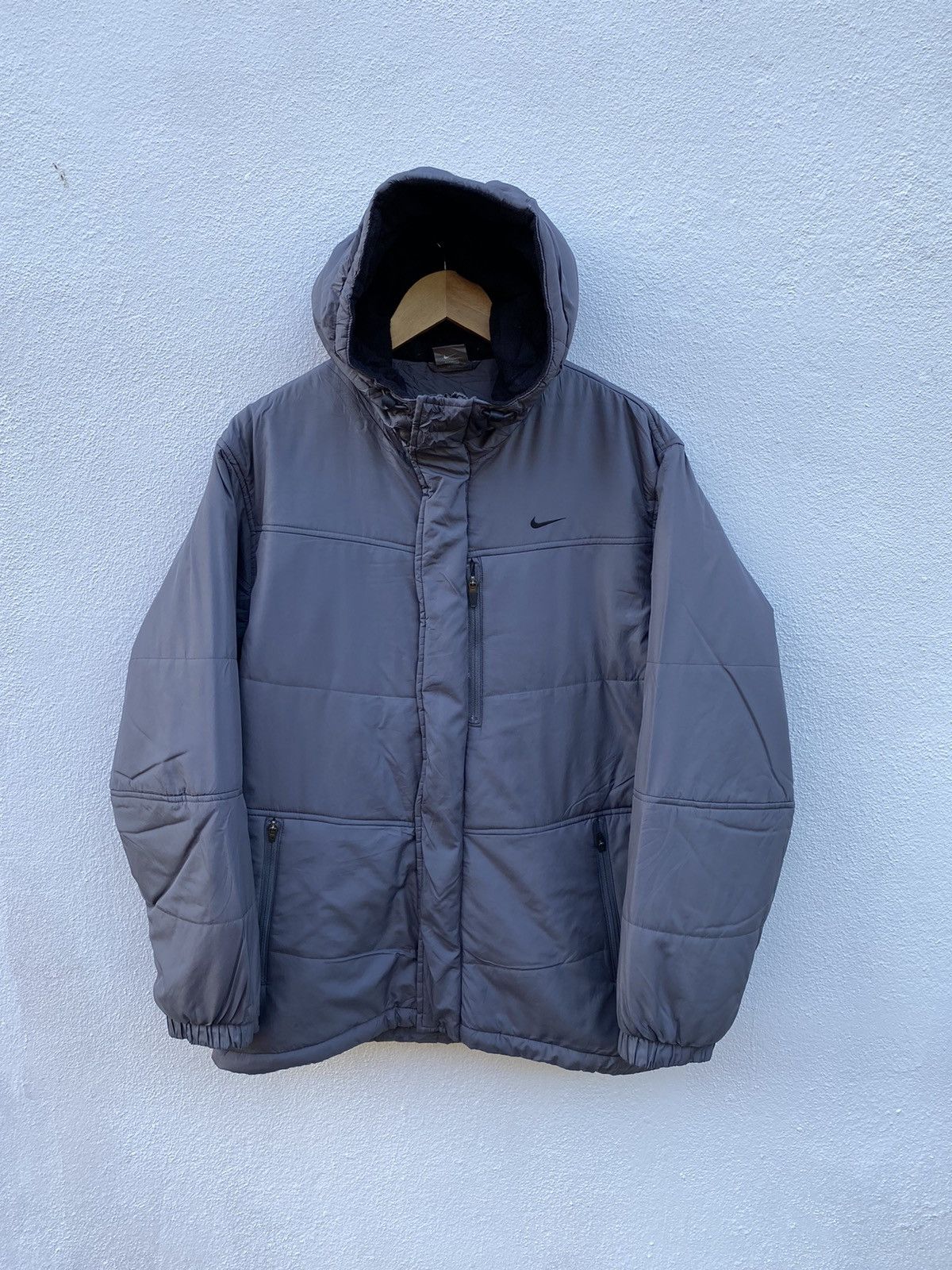 Nike Nike puffer down jacket Size US L / EU 52-54 / 3 - 1 Thumbnail