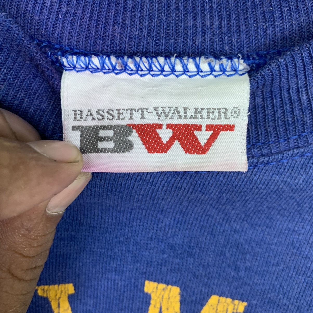 Vintage Vintage 90s Bassett-Walker Spellout Tolman Tiger Sweatshirt Size US L / EU 52-54 / 3 - 5 Thumbnail