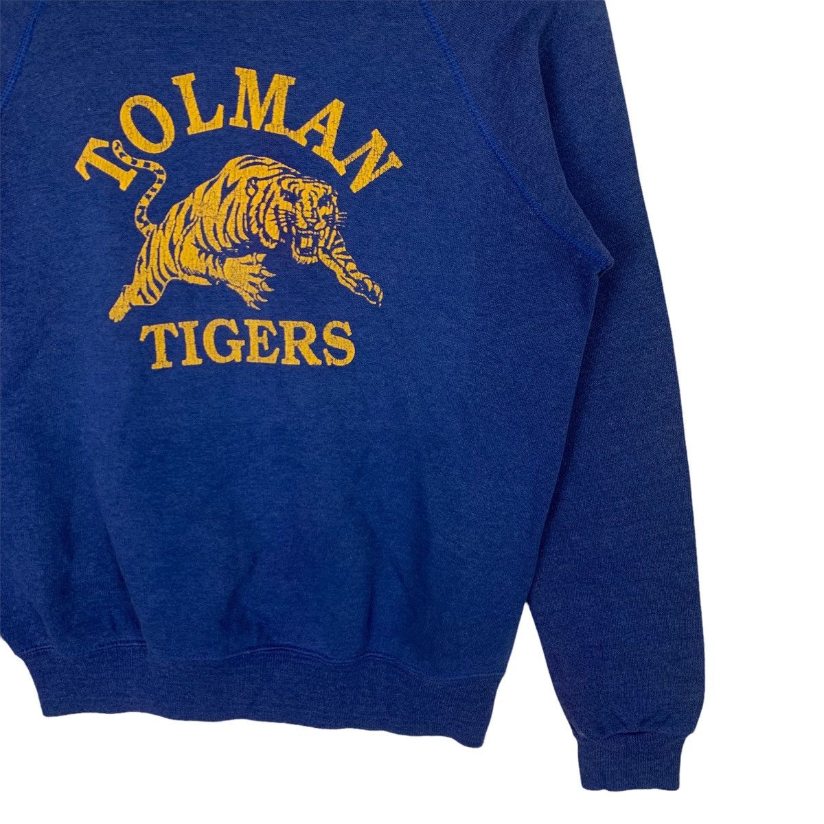 Vintage Vintage 90s Bassett-Walker Spellout Tolman Tiger Sweatshirt Size US L / EU 52-54 / 3 - 3 Thumbnail