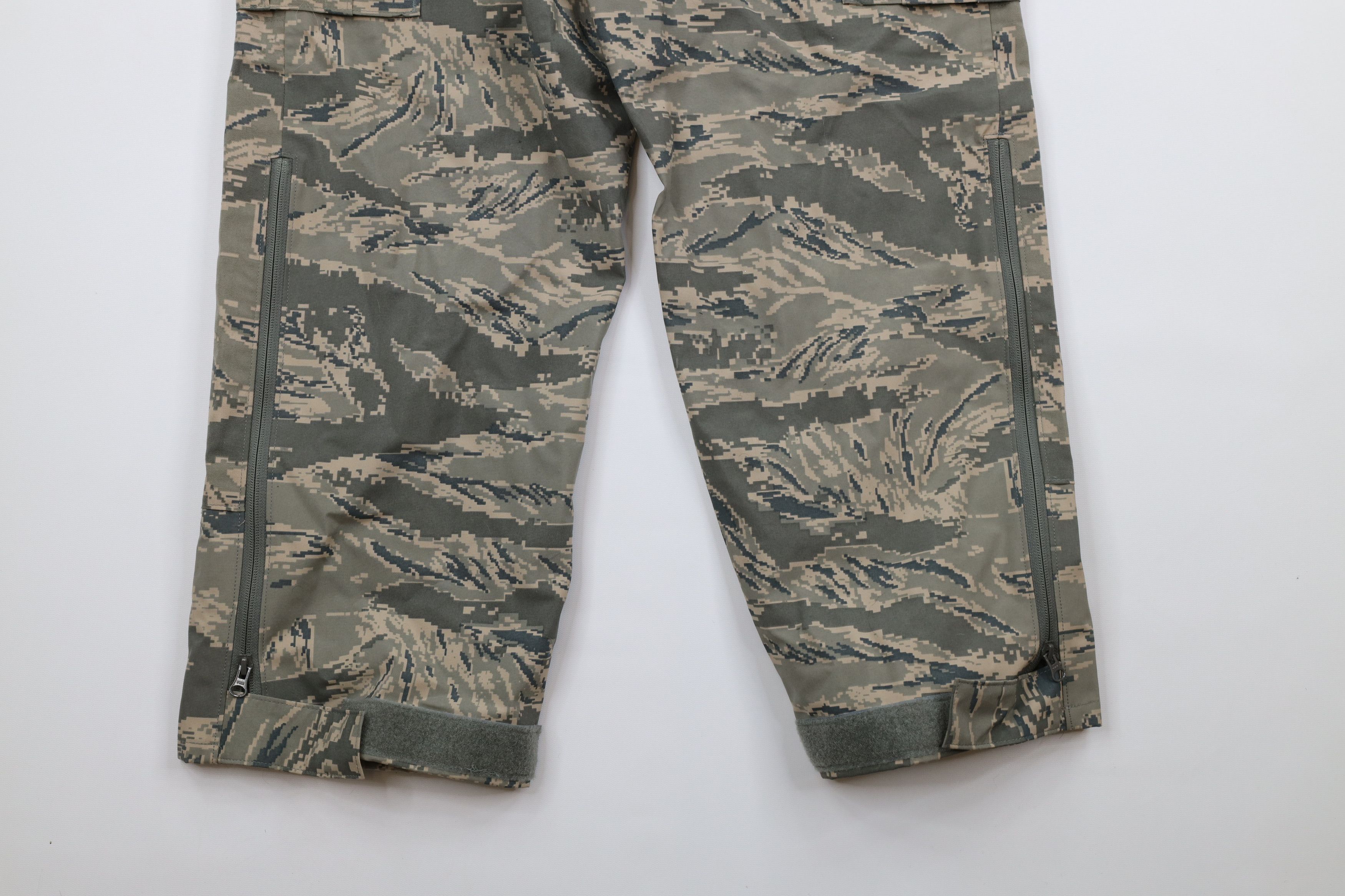 Vintage Vintage USAF All Purpose Environmental Waterproof Pants Size US 32 / EU 48 - 8 Thumbnail
