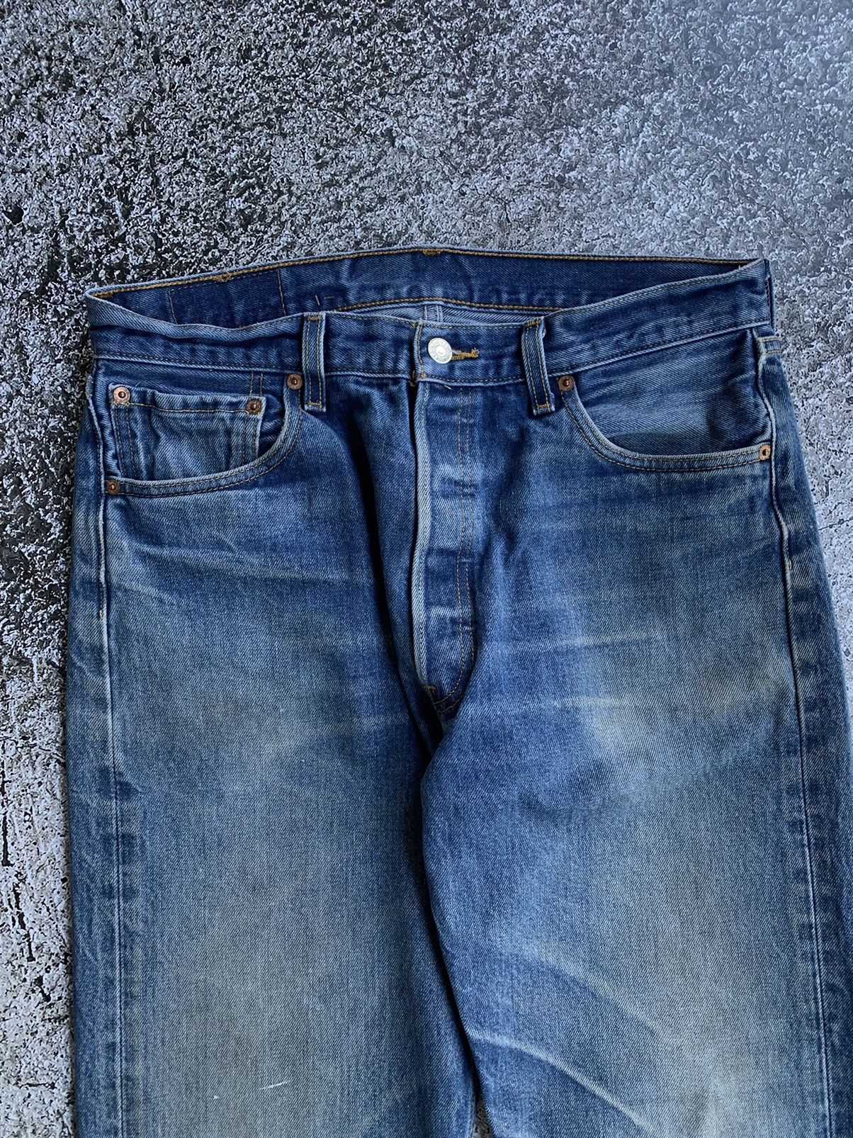 Levi's × Vintage (32x33) Vintage Distressed & Faded Levi’s 501 Jeans Size US 32 / EU 48 - 2 Thumbnail