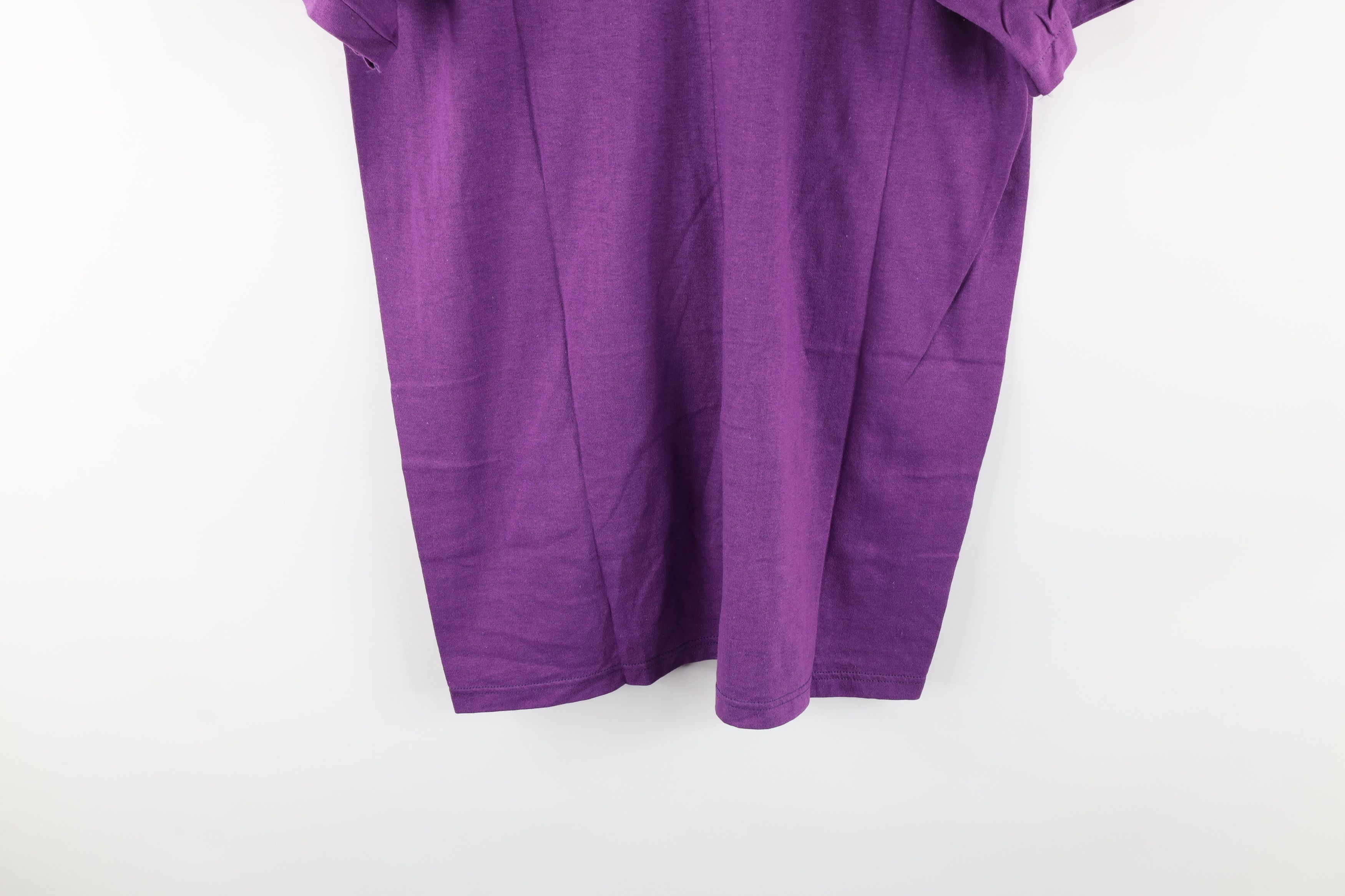 Vintage Vintage 80s Streetwear Short Sleeve Pocket T-Shirt Purple Size US L / EU 52-54 / 3 - 7 Preview