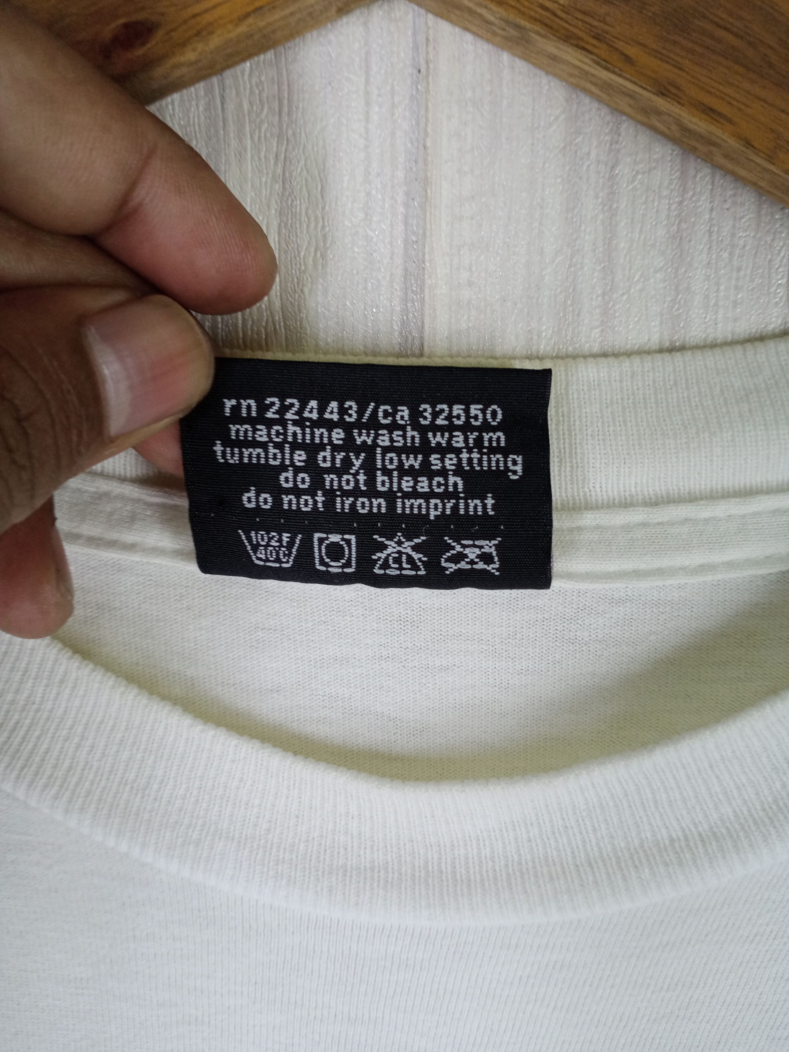 Quiksilver Vintage Quiksilver Surfing Big Logo Tshirt Size US M / EU 48-50 / 2 - 7 Thumbnail