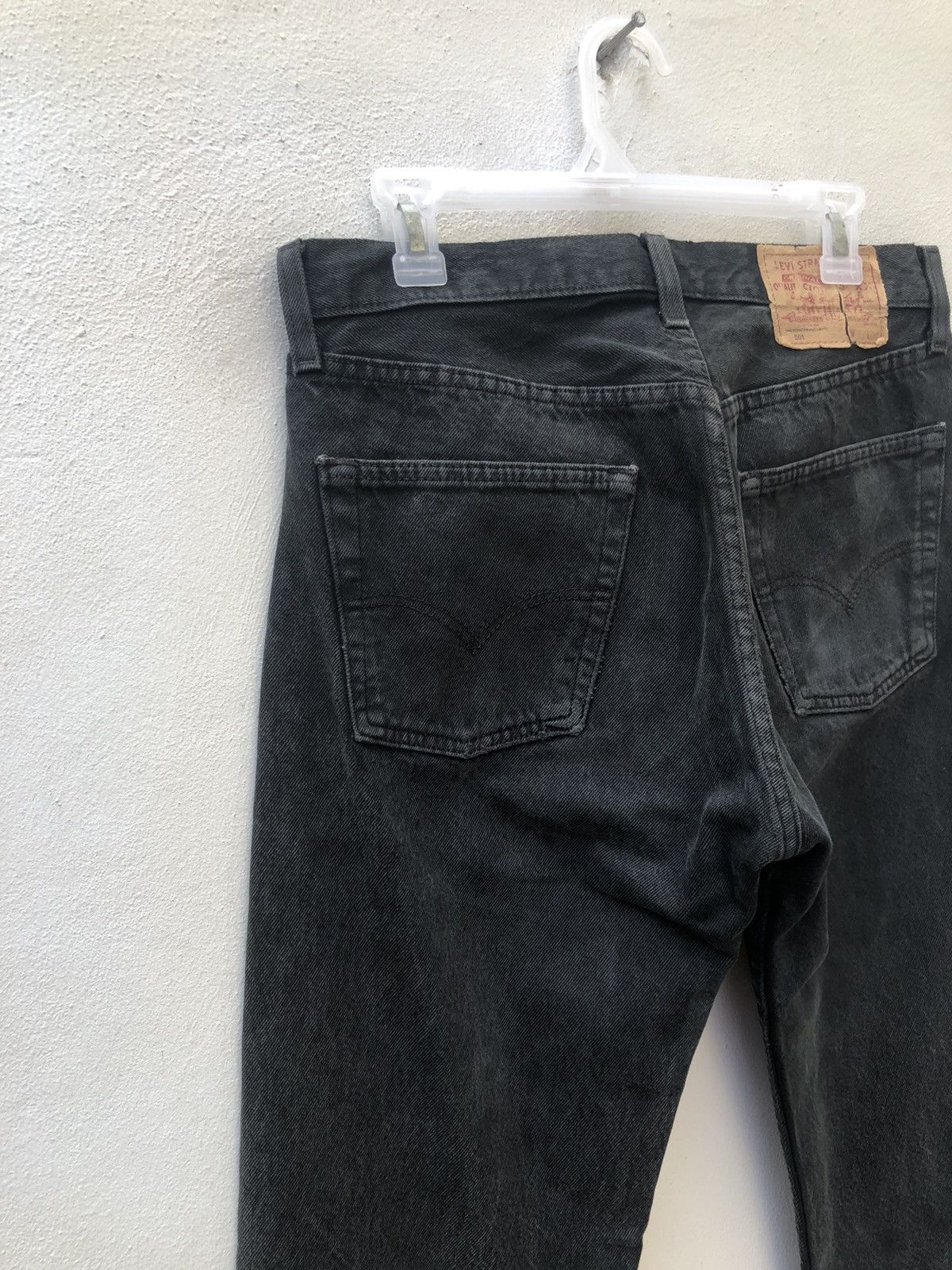 Levi's × Vintage Vintage 1993 Levi’s 501 Jeans Made in Uk Faded Black Denim Size US 32 / EU 48 - 12 Thumbnail