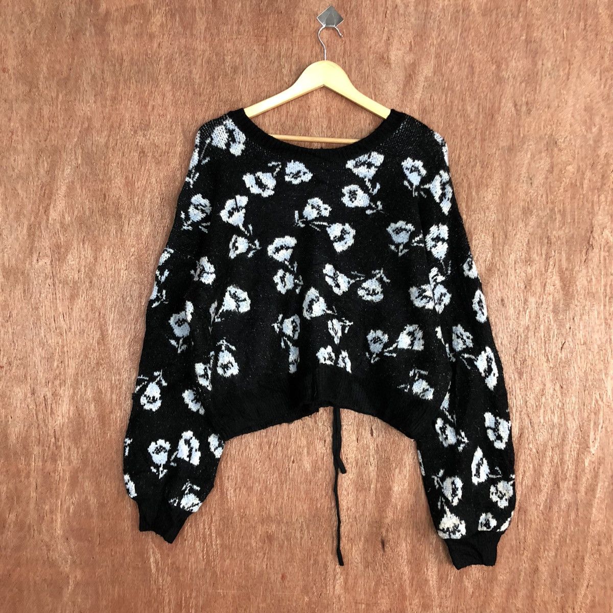 Vintage Japanese Croptop Baggy Sleeve Knitwear Art Design