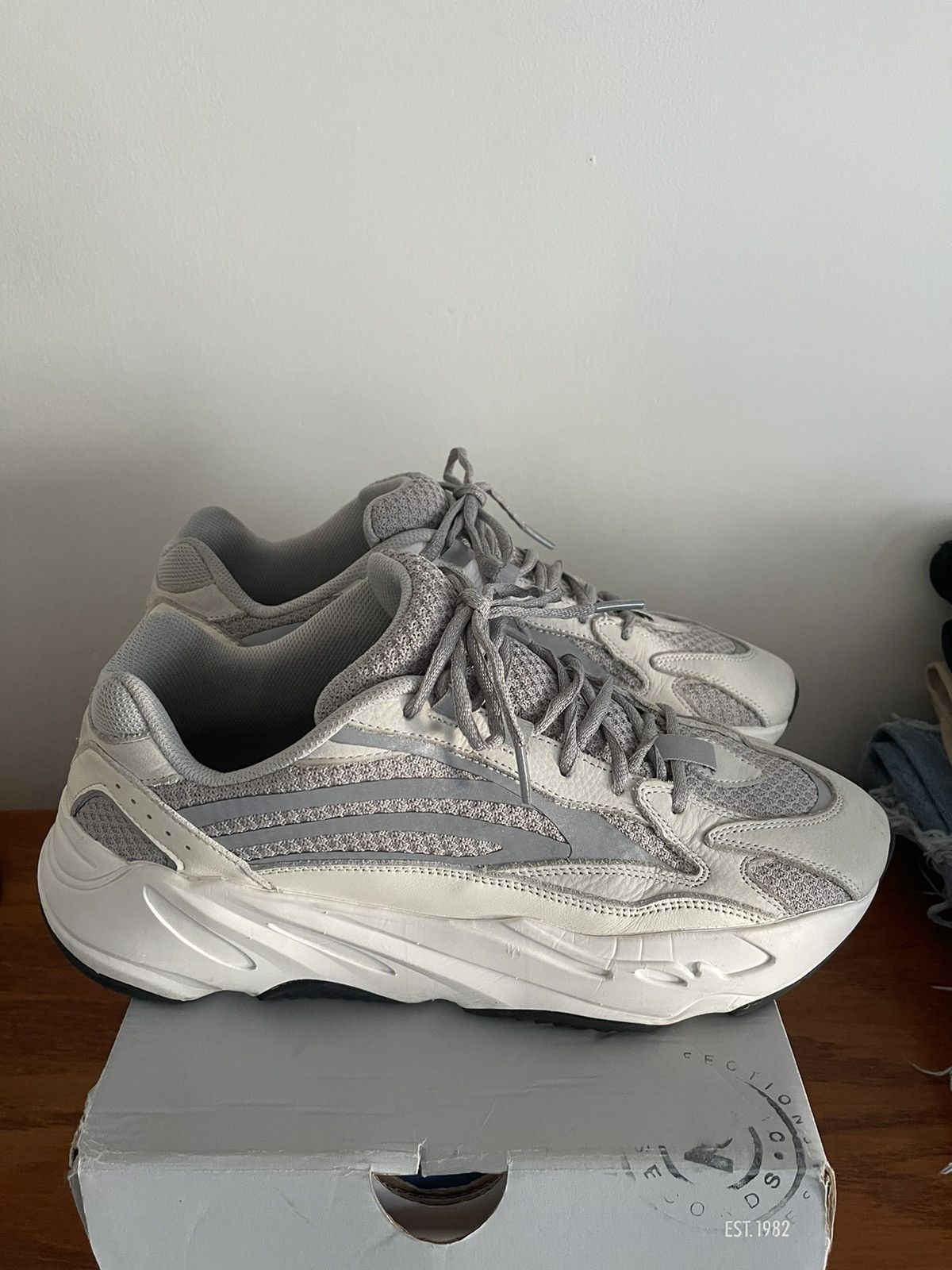 Adidas Yeezy Boost 700 V2 Static 2018!!!! Size US 12.5 / EU 45-46 - 4 Thumbnail