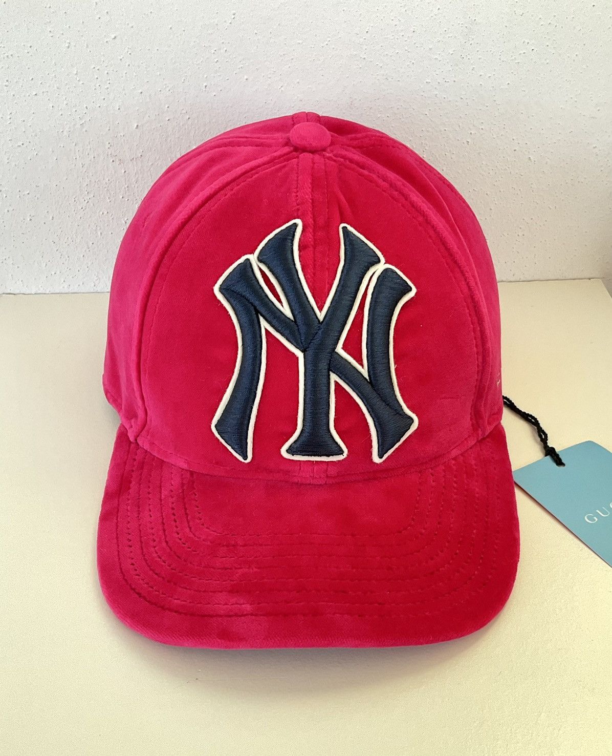 Gucci Gucci x New York Yankees velvet cap Playboi Carti Size ONE SIZE - 2 Preview