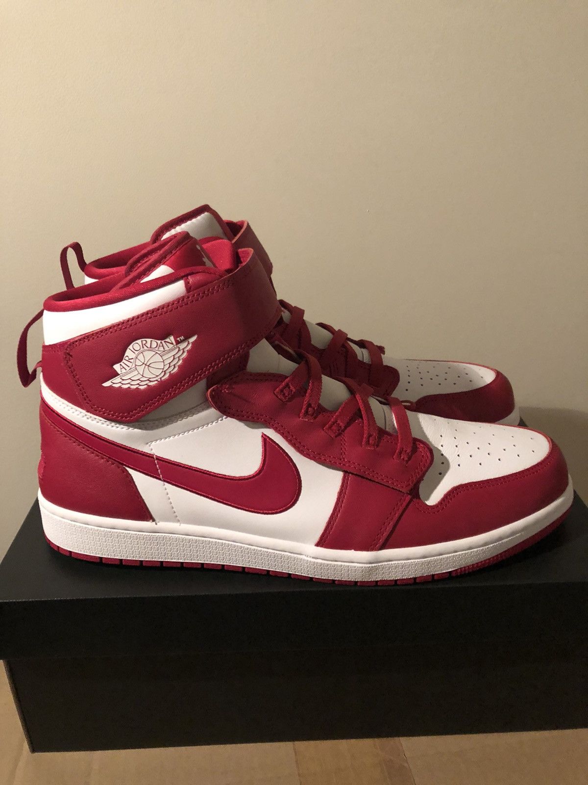 JORDAN Air 1 Hi Flyease outlet In Cardinal Red and White Size 11