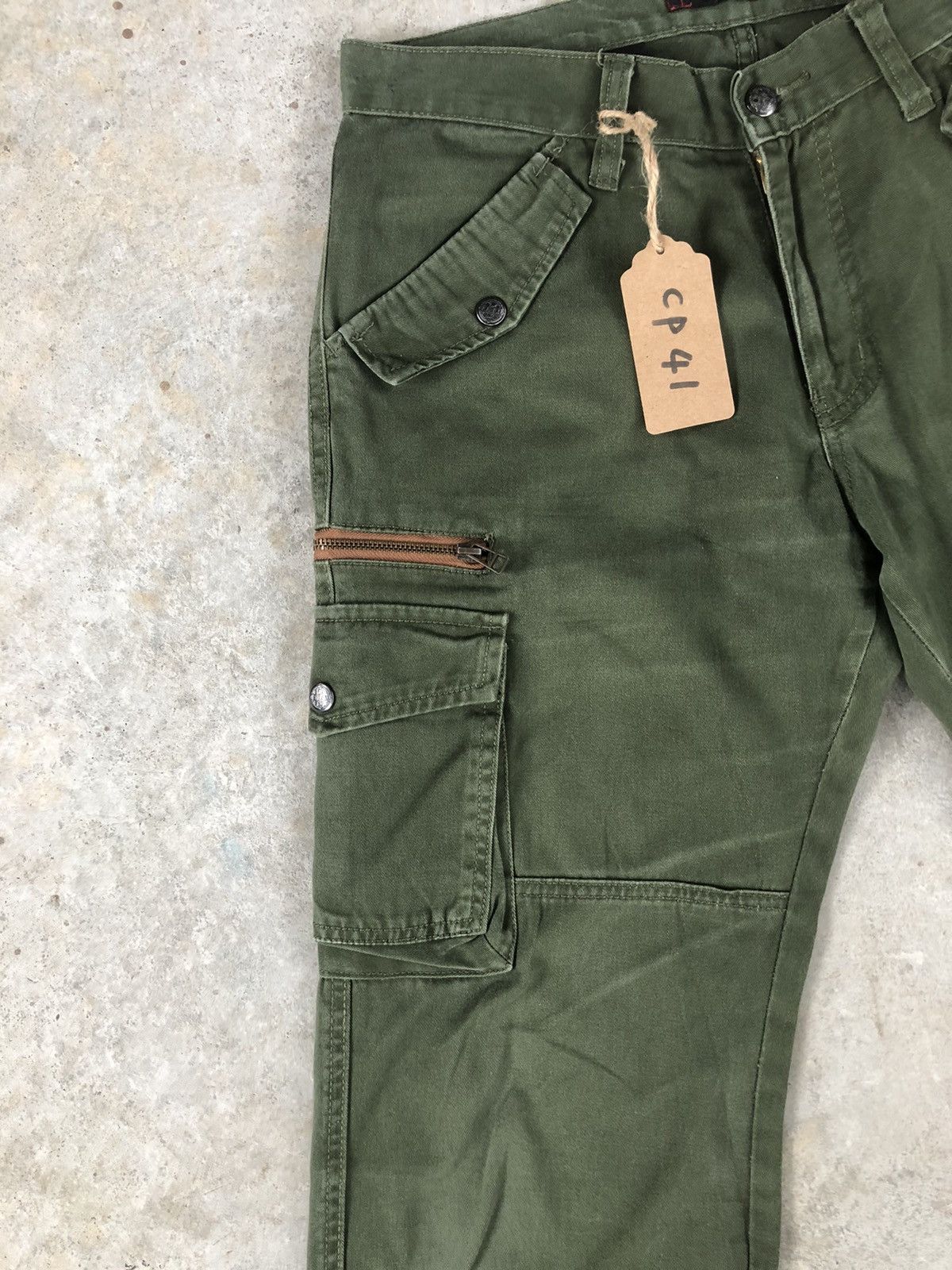 Japanese Brand Dominate Handcrafted Jeans Cargo Pants Tactical Multipocket Size US 32 / EU 48 - 2 Thumbnail