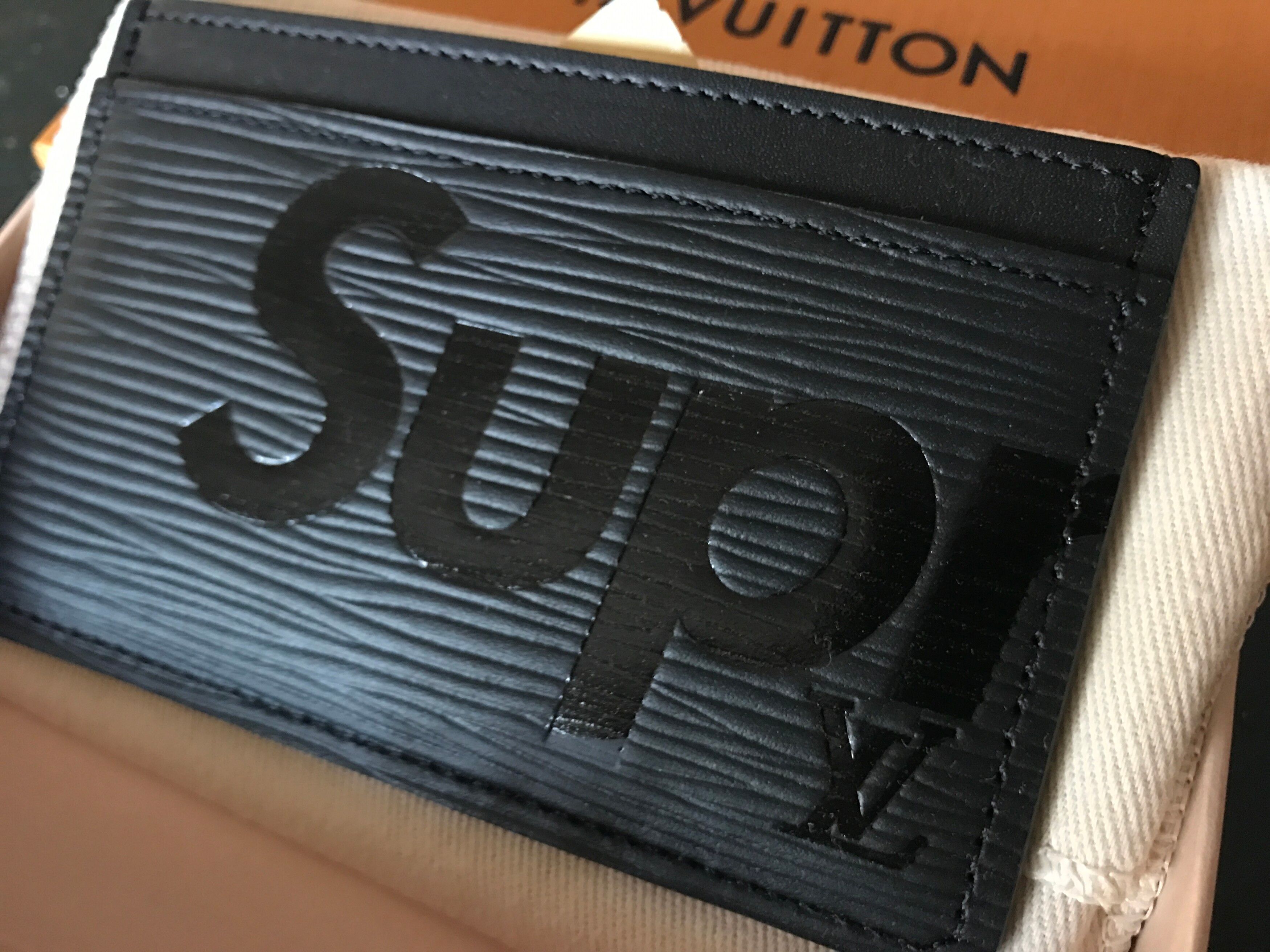 LOUIS VUITTON X SUPREME Epi Card Holder Black 747998
